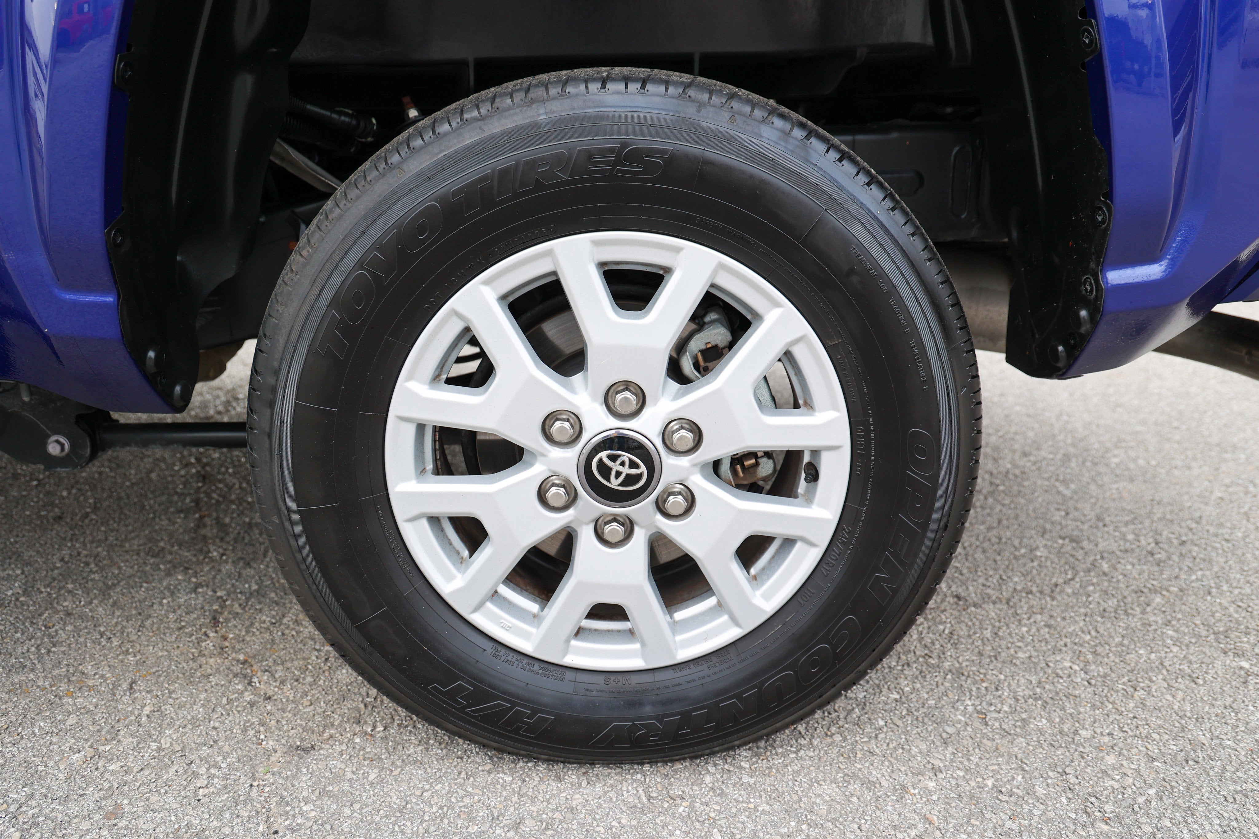 2025 Toyota TACOMA SR5 SR5