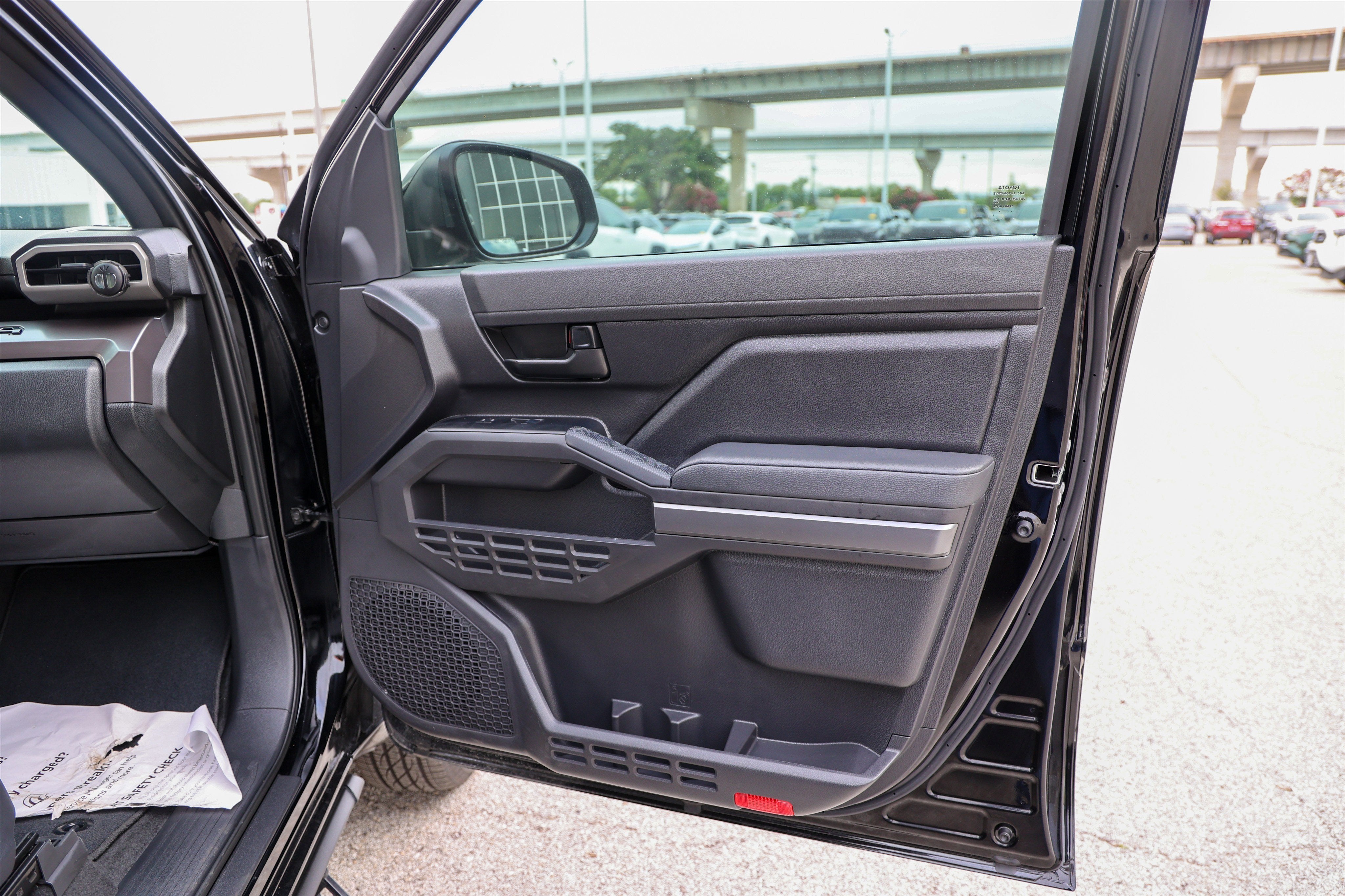 2025 Toyota TACOMA SR5 SR5