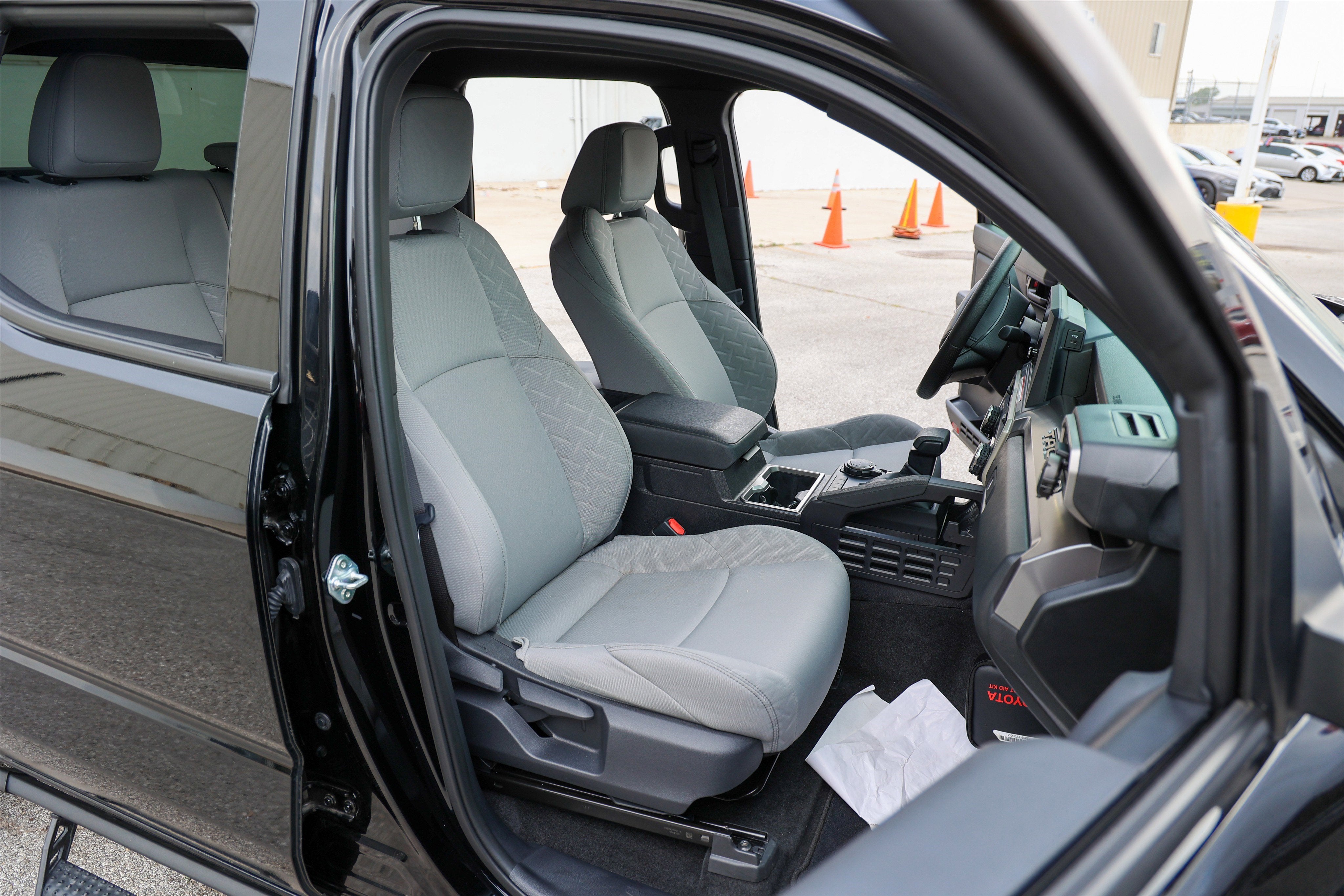2025 Toyota TACOMA SR5 SR5