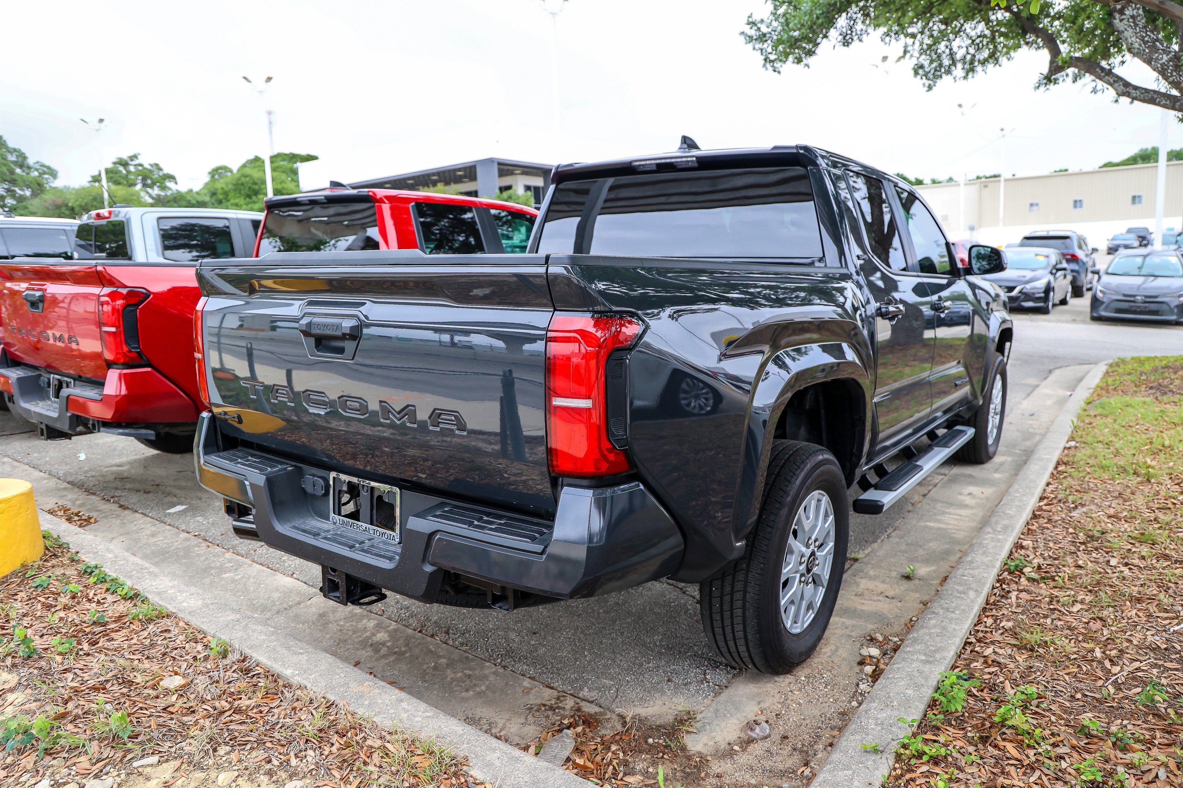 2025 Toyota TACOMA SR5 SR5