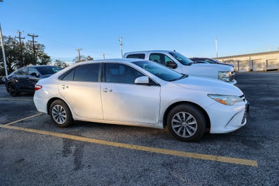2017 Toyota CAMRY LE