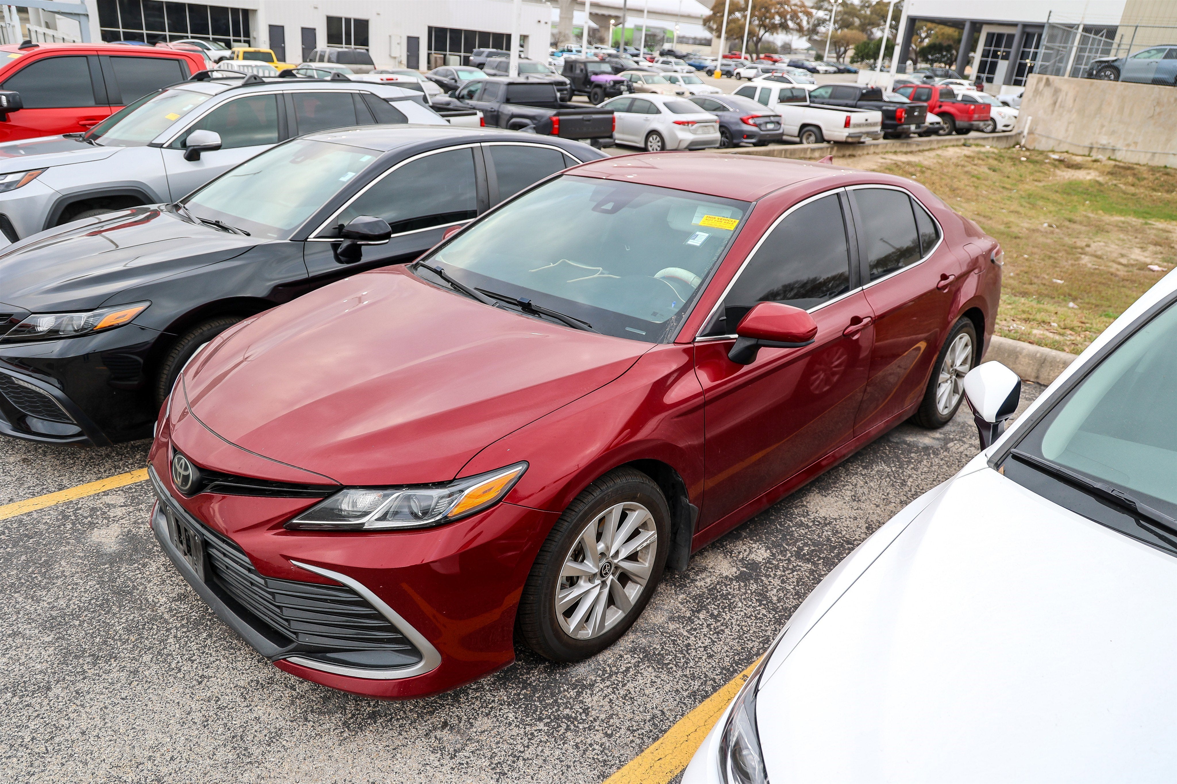 2022 Toyota CAMRY LE