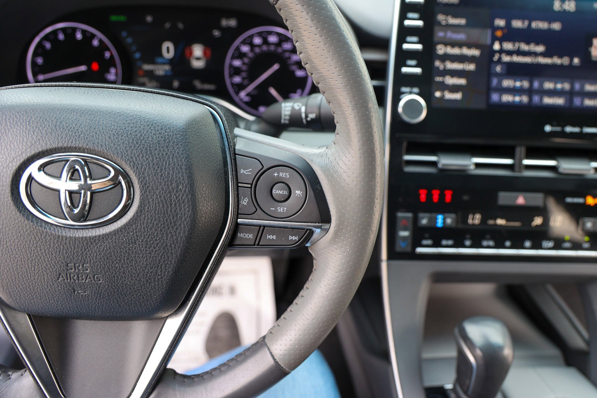 2021 Toyota AVALON Limited