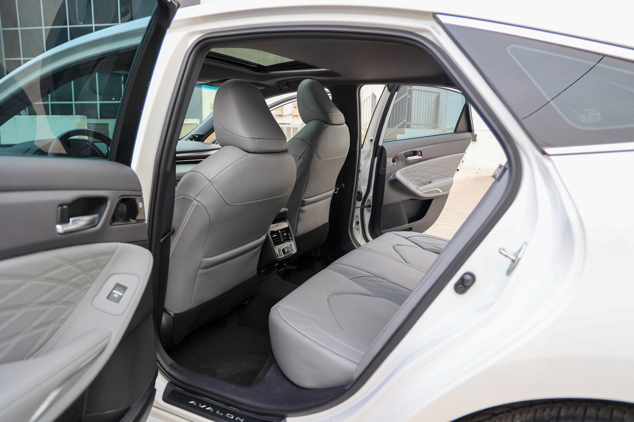 2021 Toyota AVALON Limited