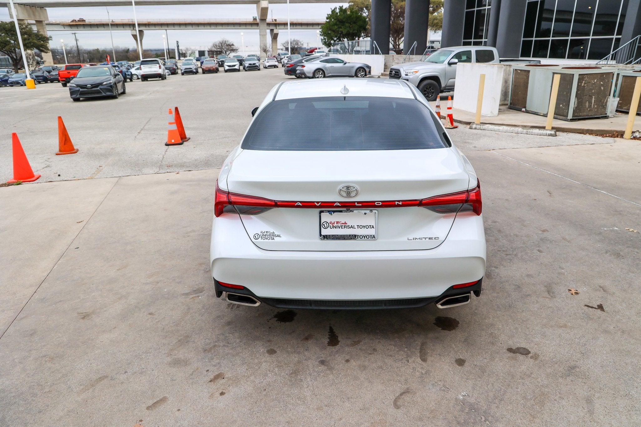 2021 Toyota AVALON Limited