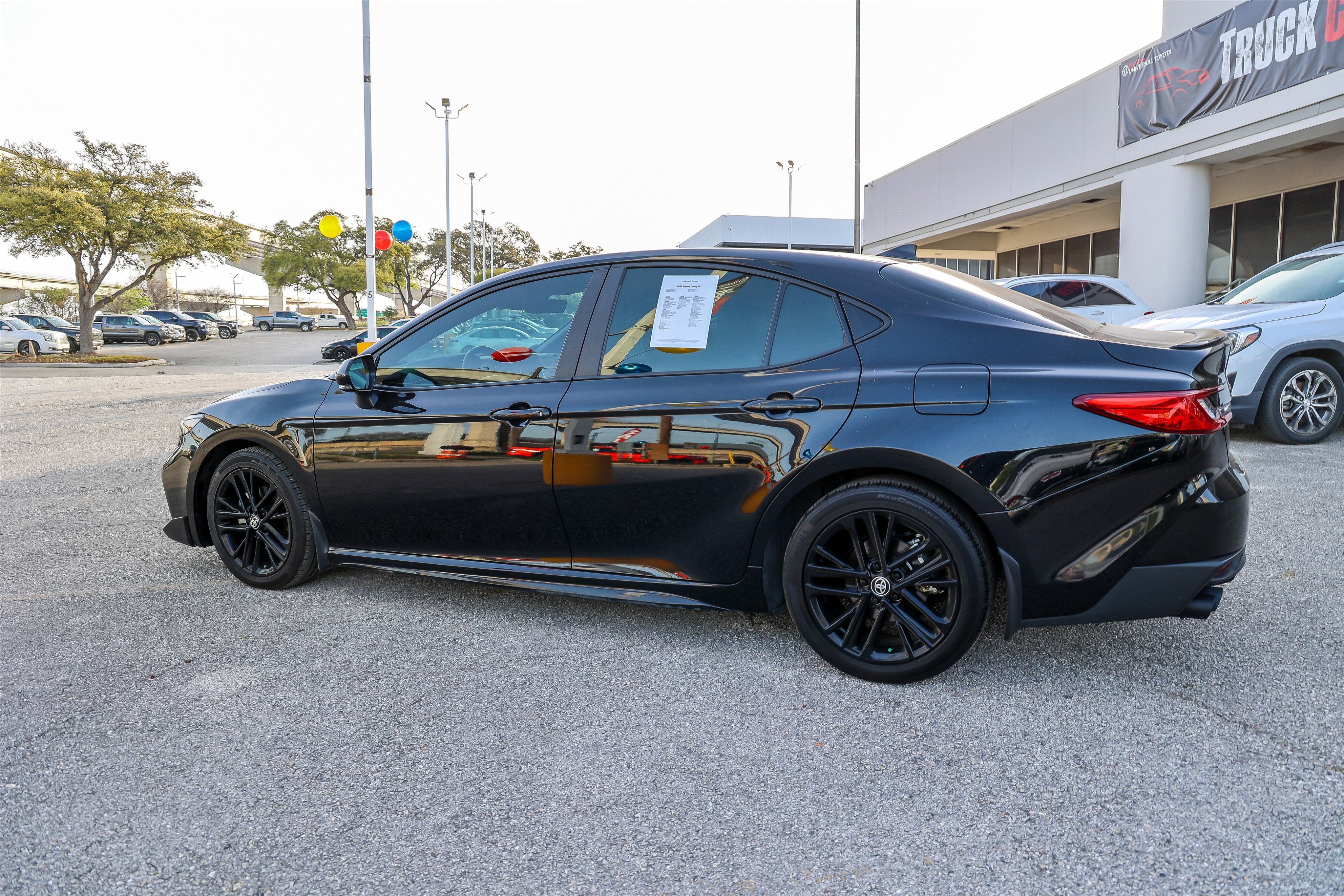 2025 Toyota CAMRY SE