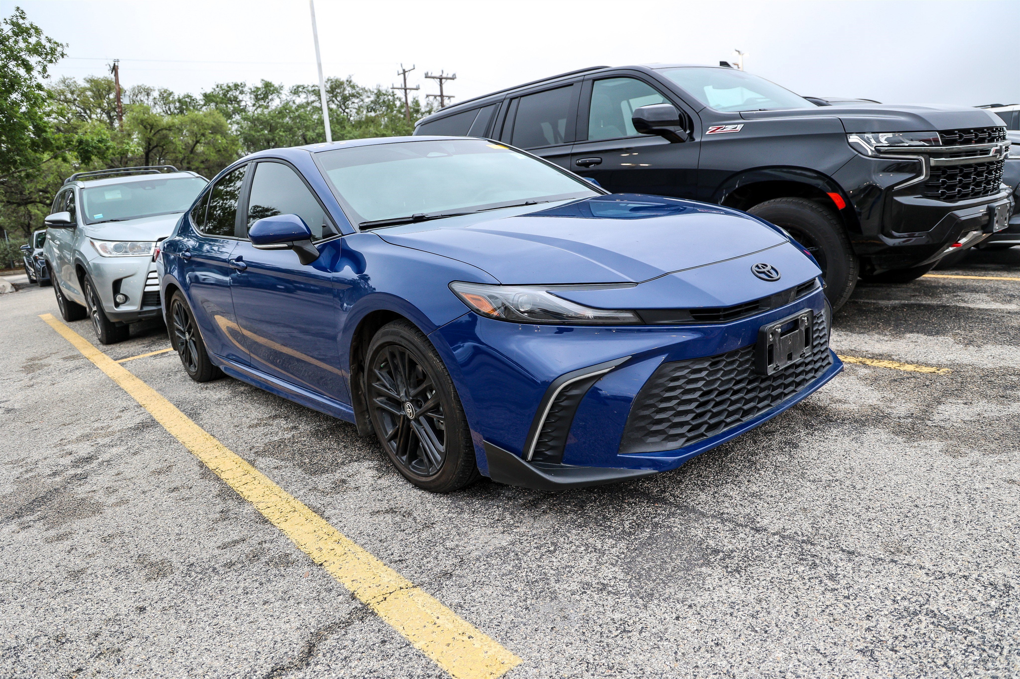 2025 Toyota CAMRY SE
