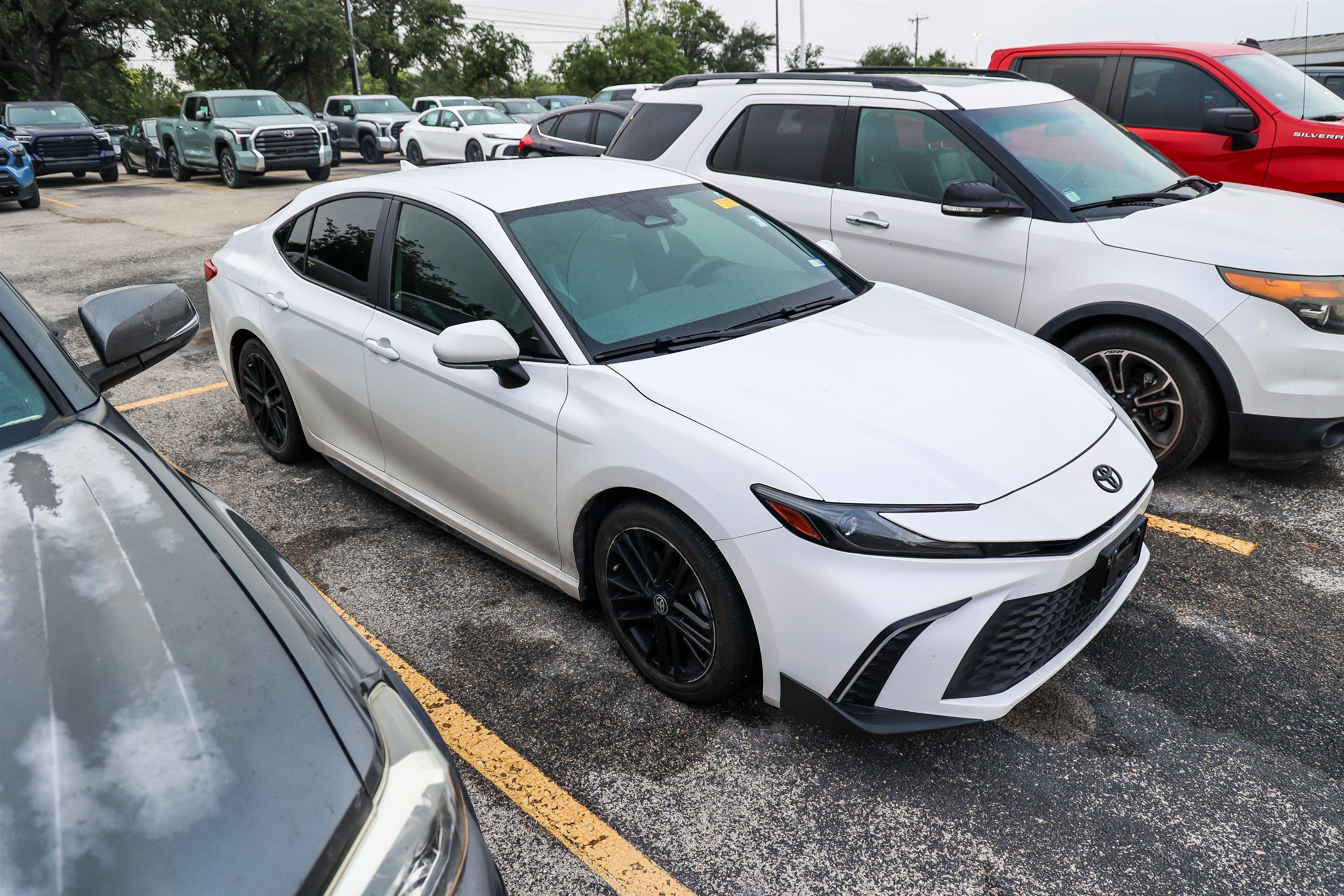 2025 Toyota Camry SE