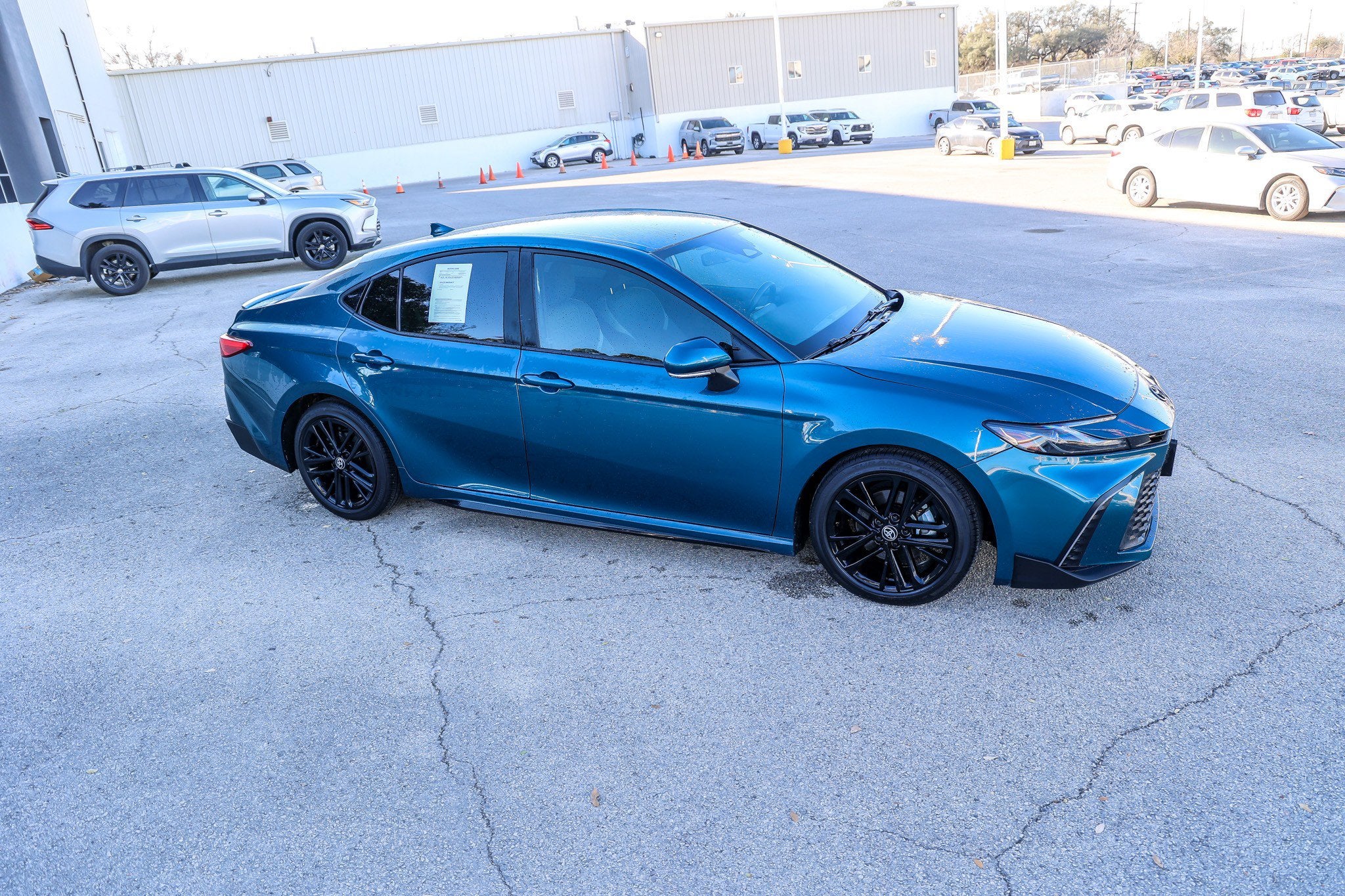 2025 Toyota CAMRY SE