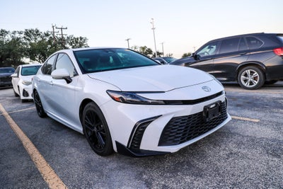 2025 Toyota Camry SE