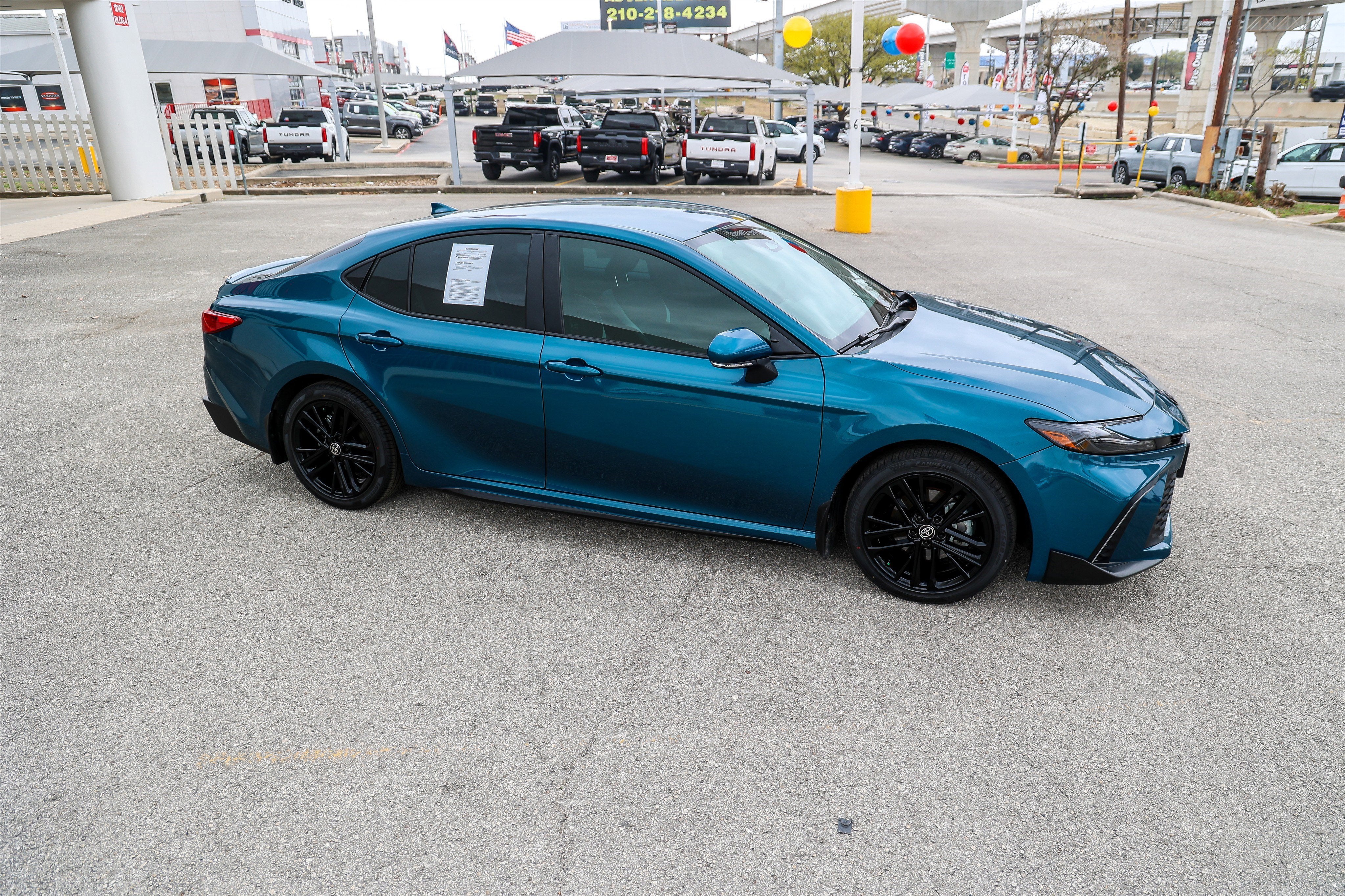 2025 Toyota CAMRY SE