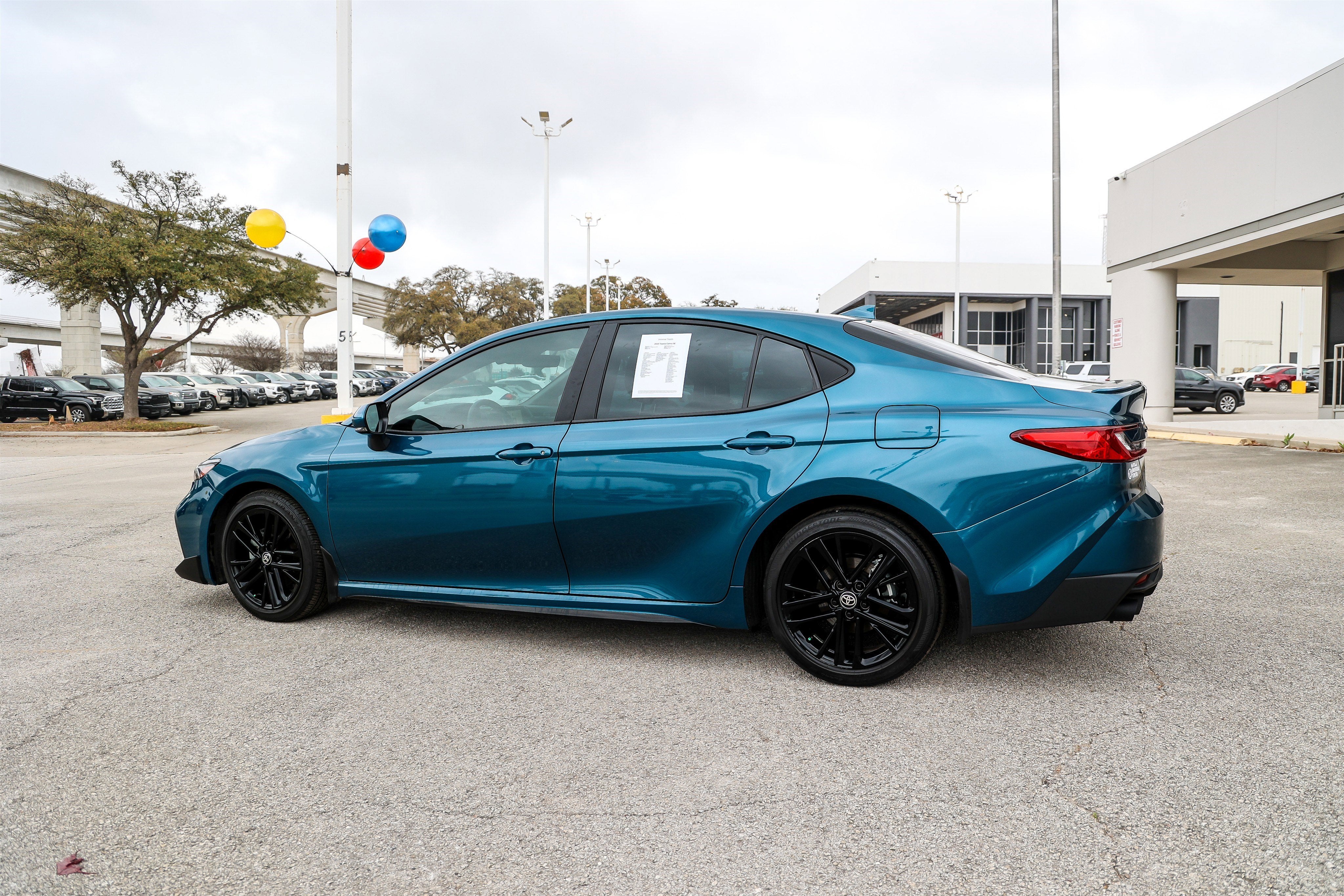 2025 Toyota CAMRY SE