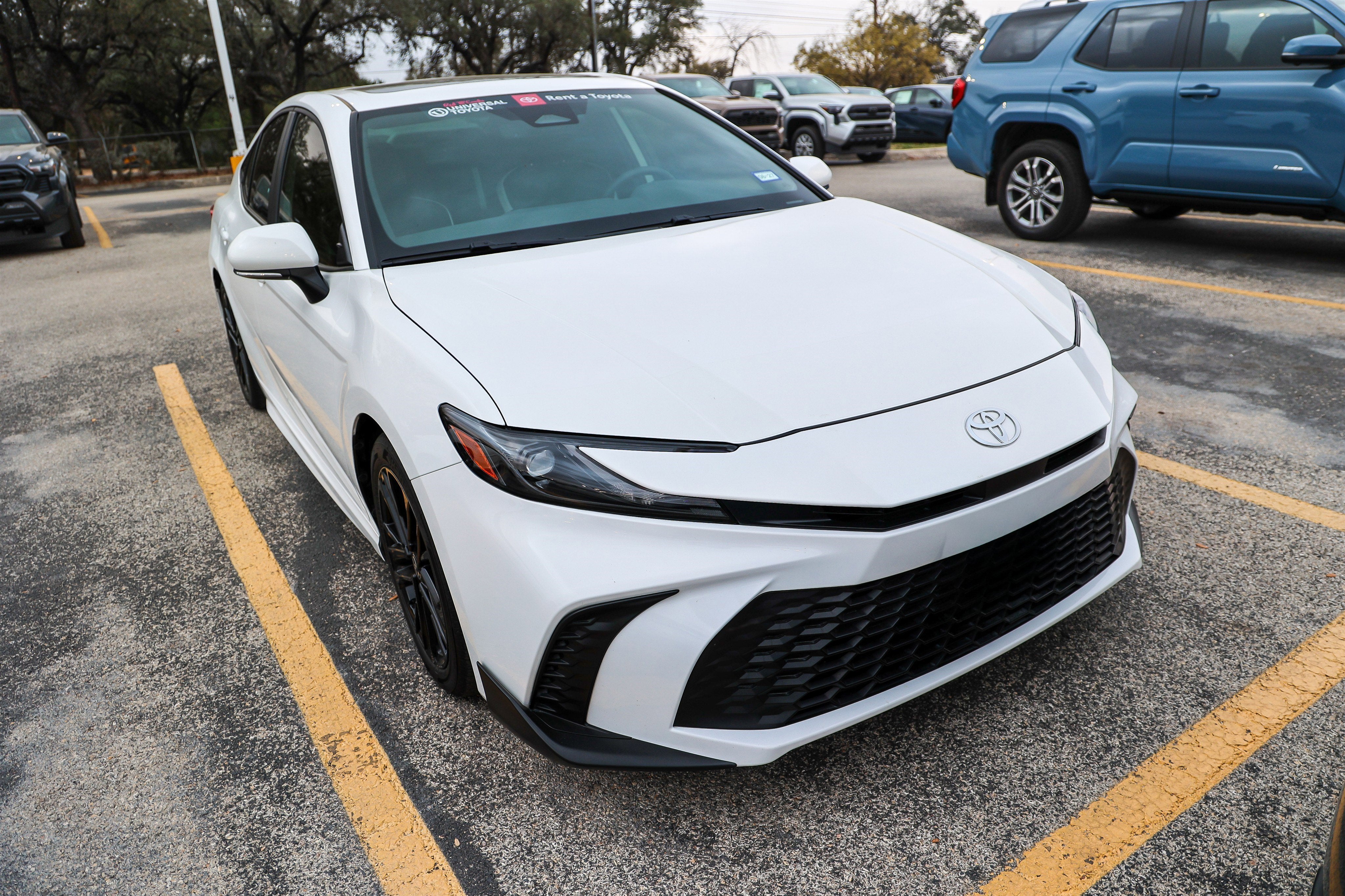 2025 Toyota CAMRY SE