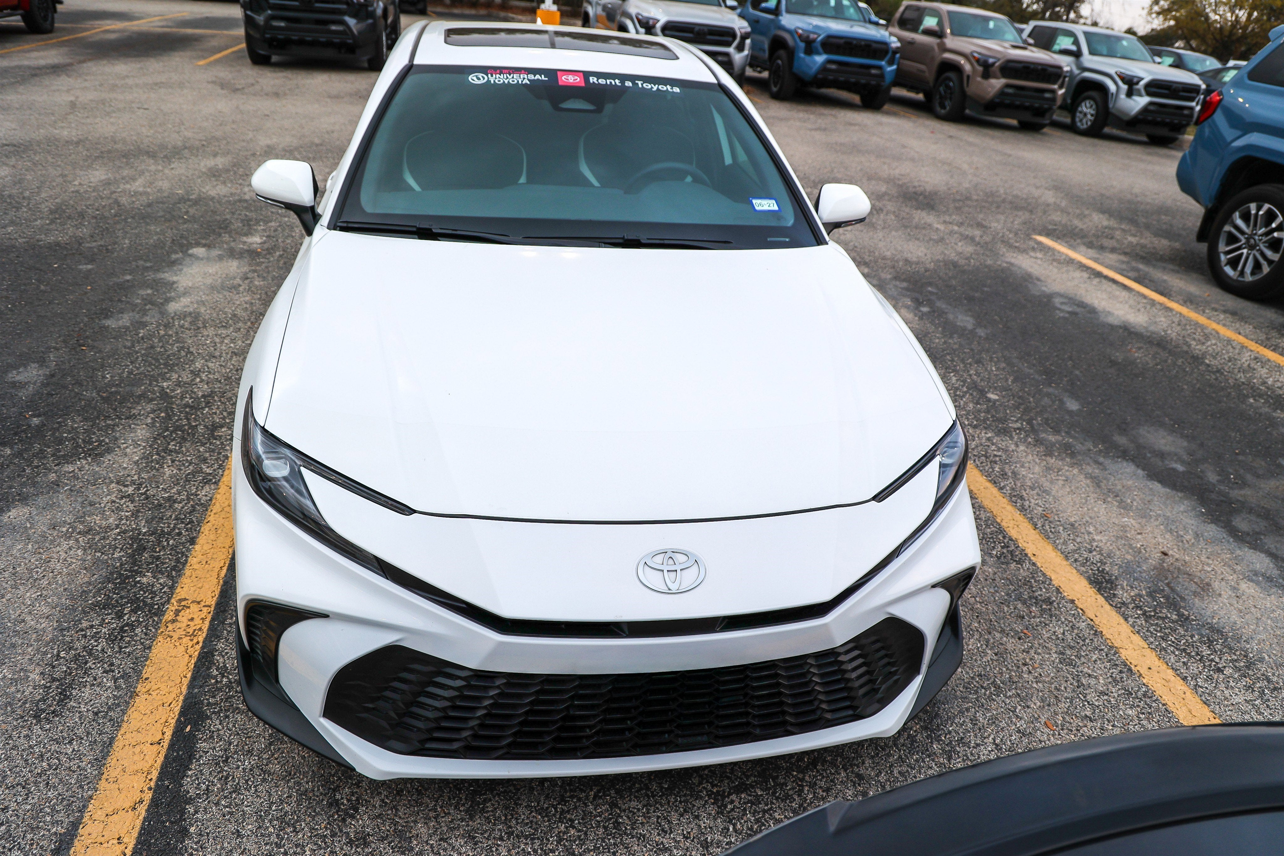 2025 Toyota CAMRY SE