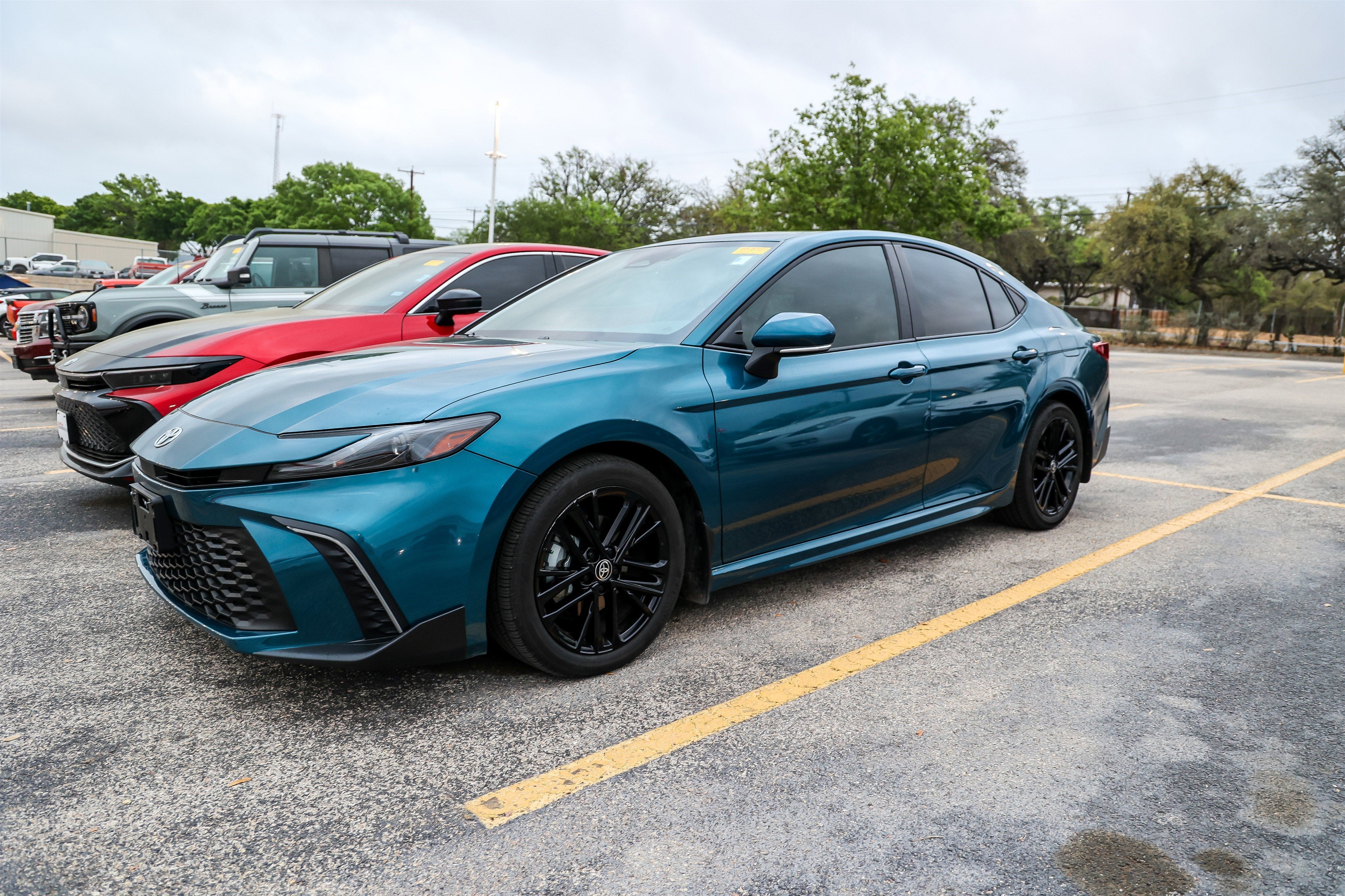 2025 Toyota CAMRY SE
