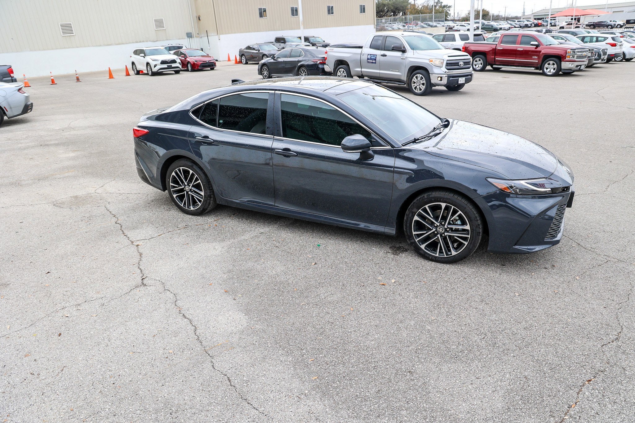 2025 Toyota CAMRY XLE