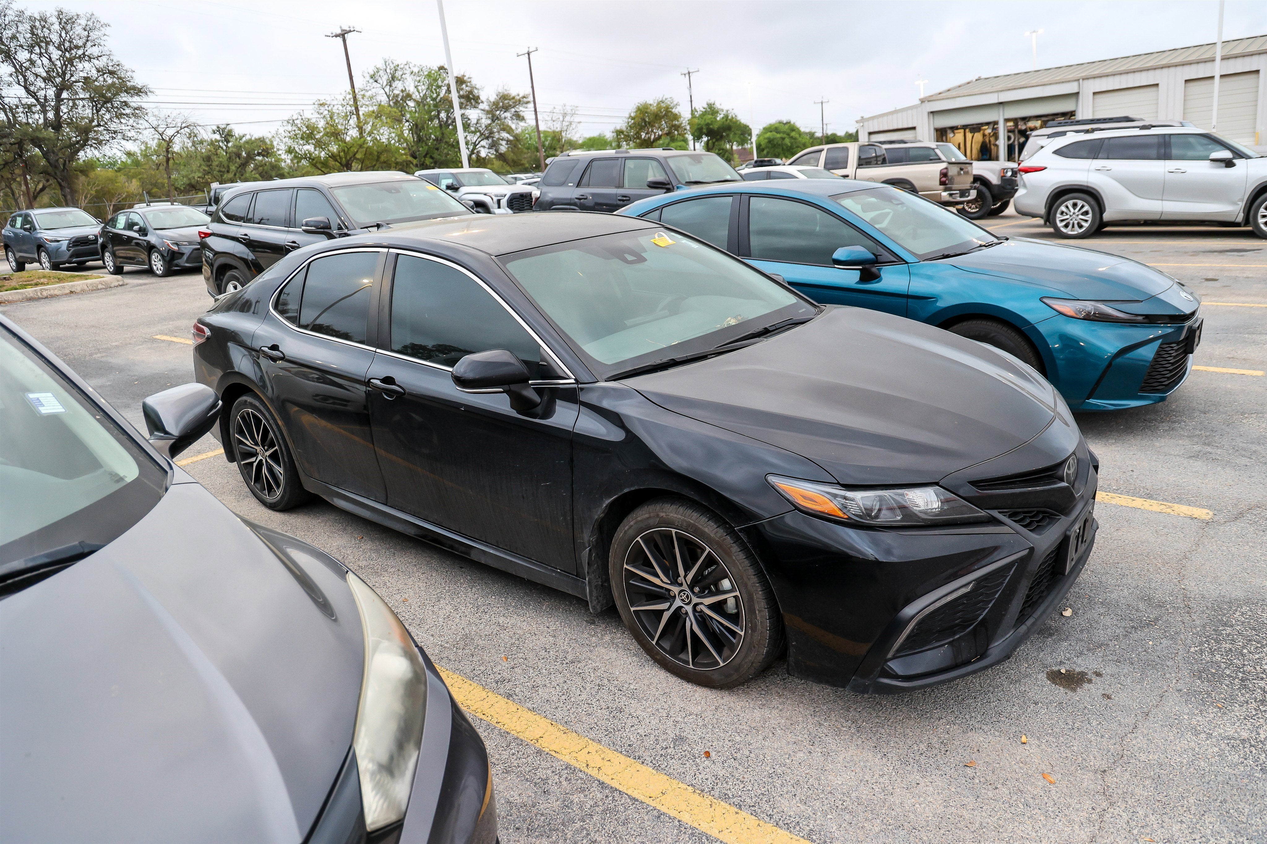 2023 Toyota CAMRY SE