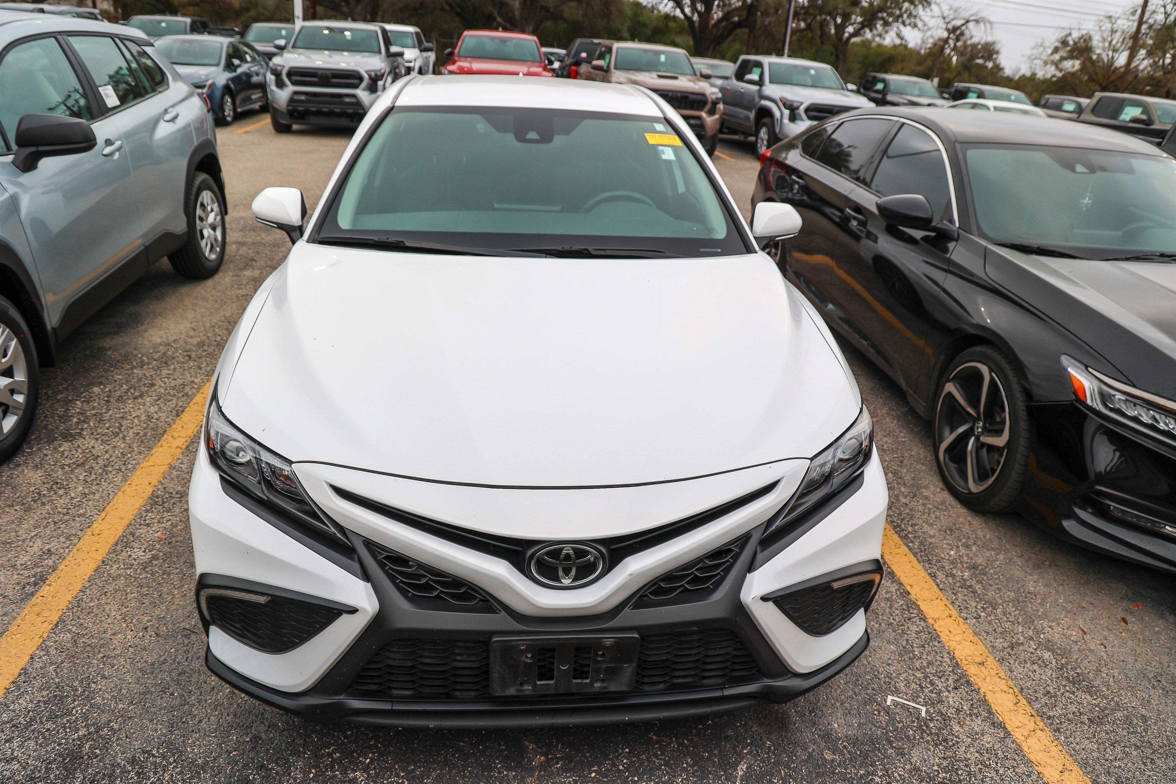 2024 Toyota CAMRY SE