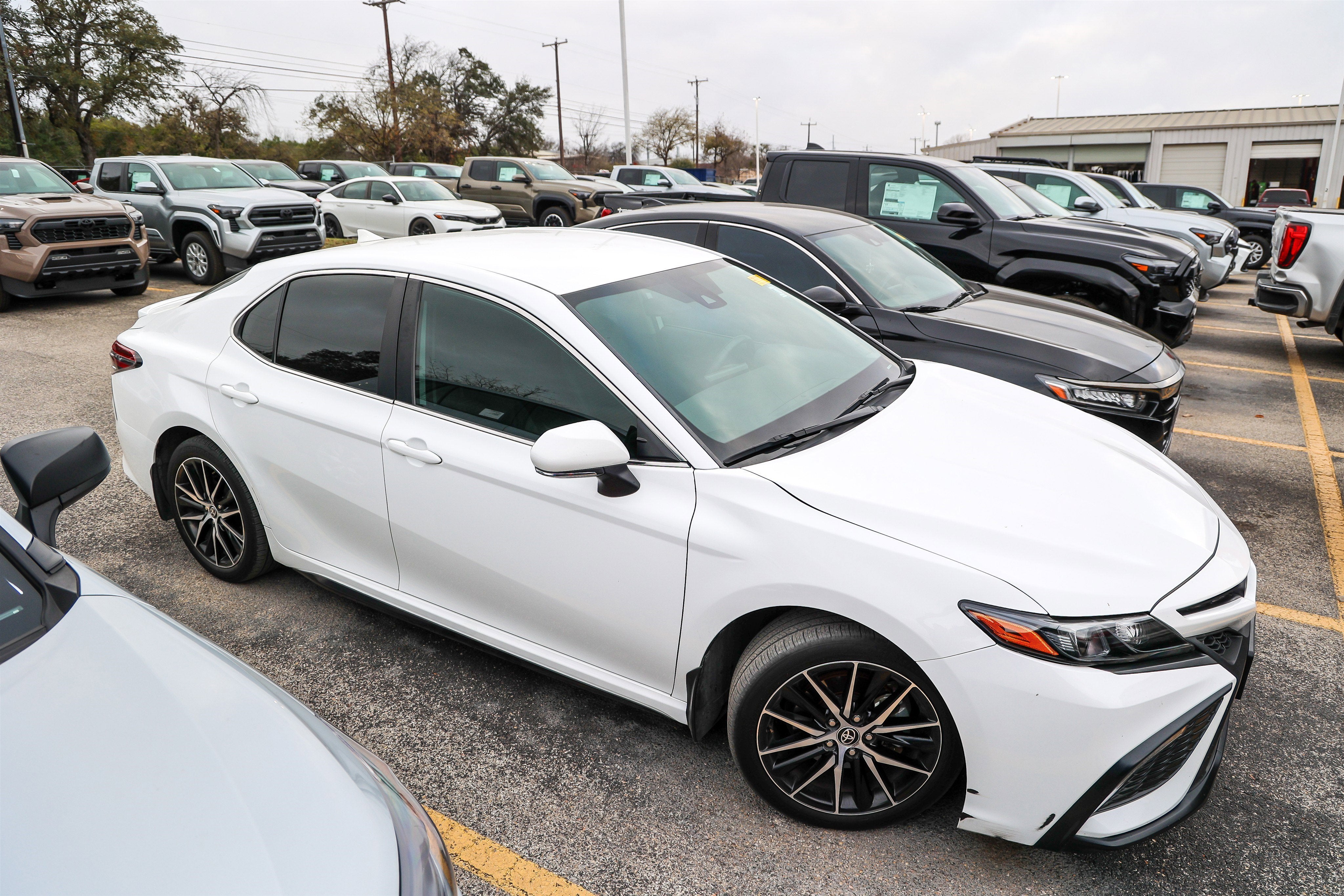 2024 Toyota CAMRY SE