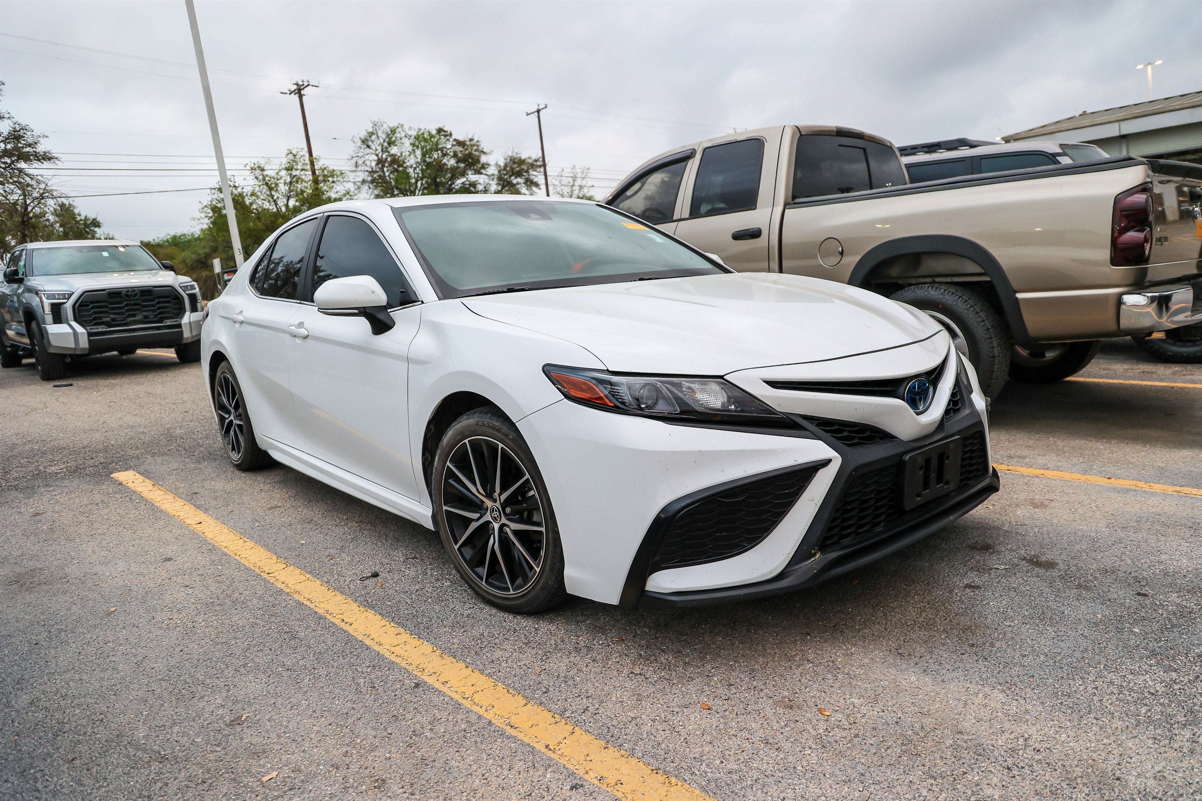 2022 Toyota CAMRY Hybrid Nightshade