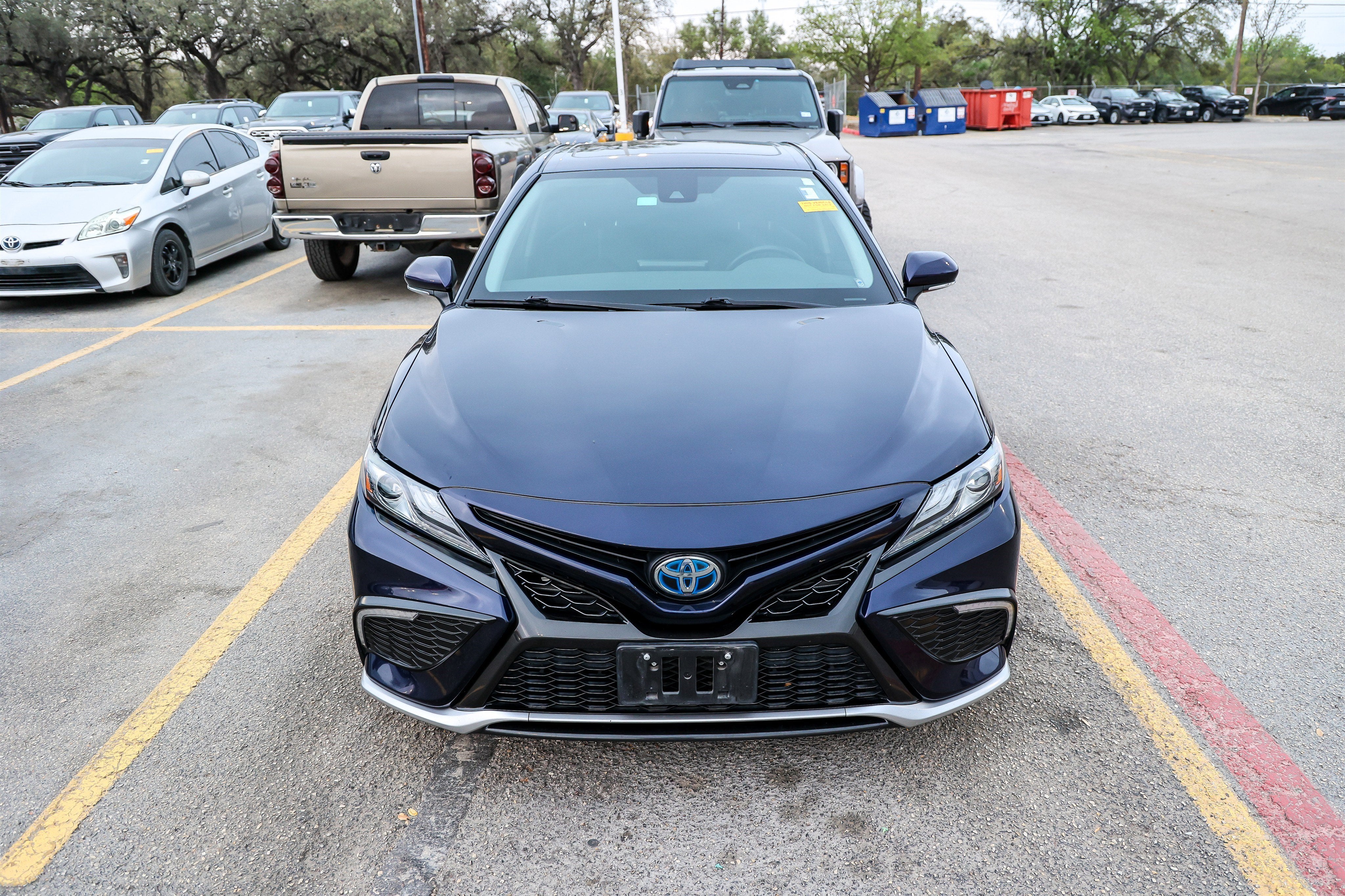 2022 Toyota Camry Hybrid XSE