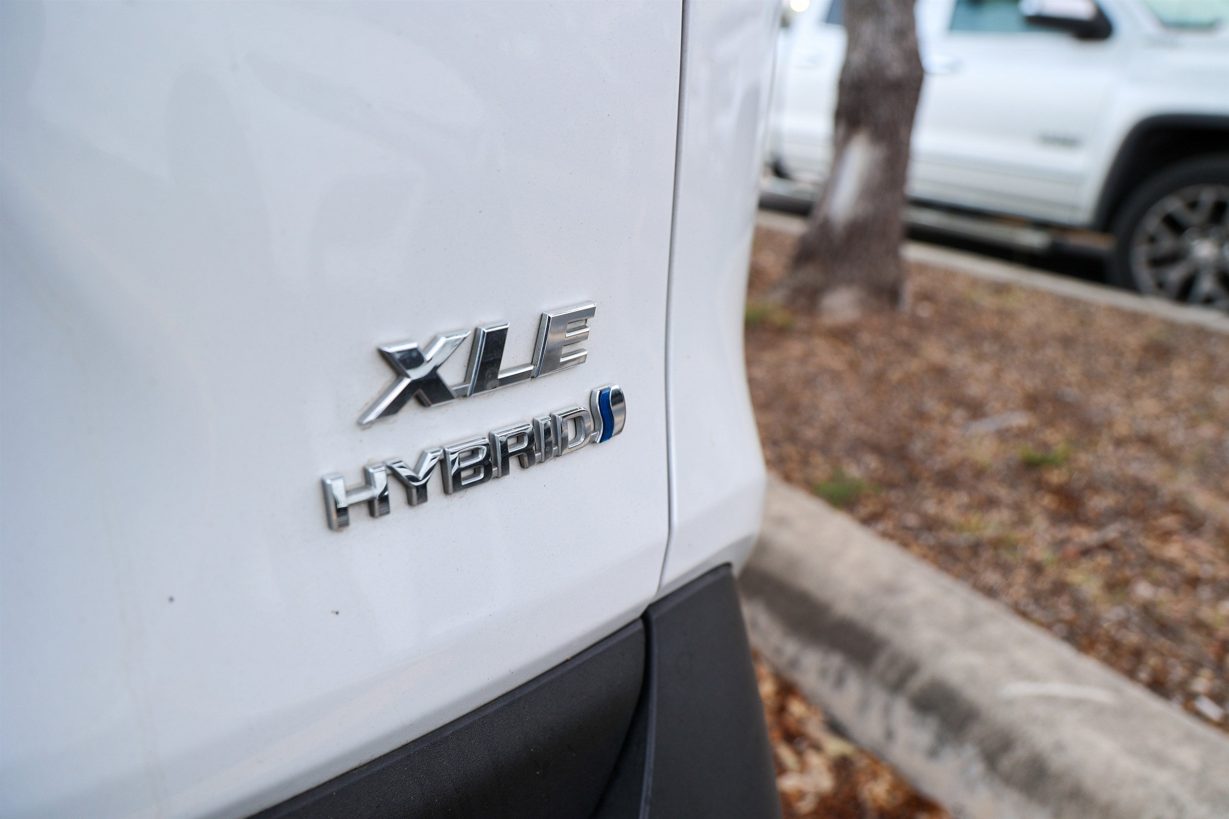 2024 Toyota RAV4 HYBRID Hybrid XLE Premium