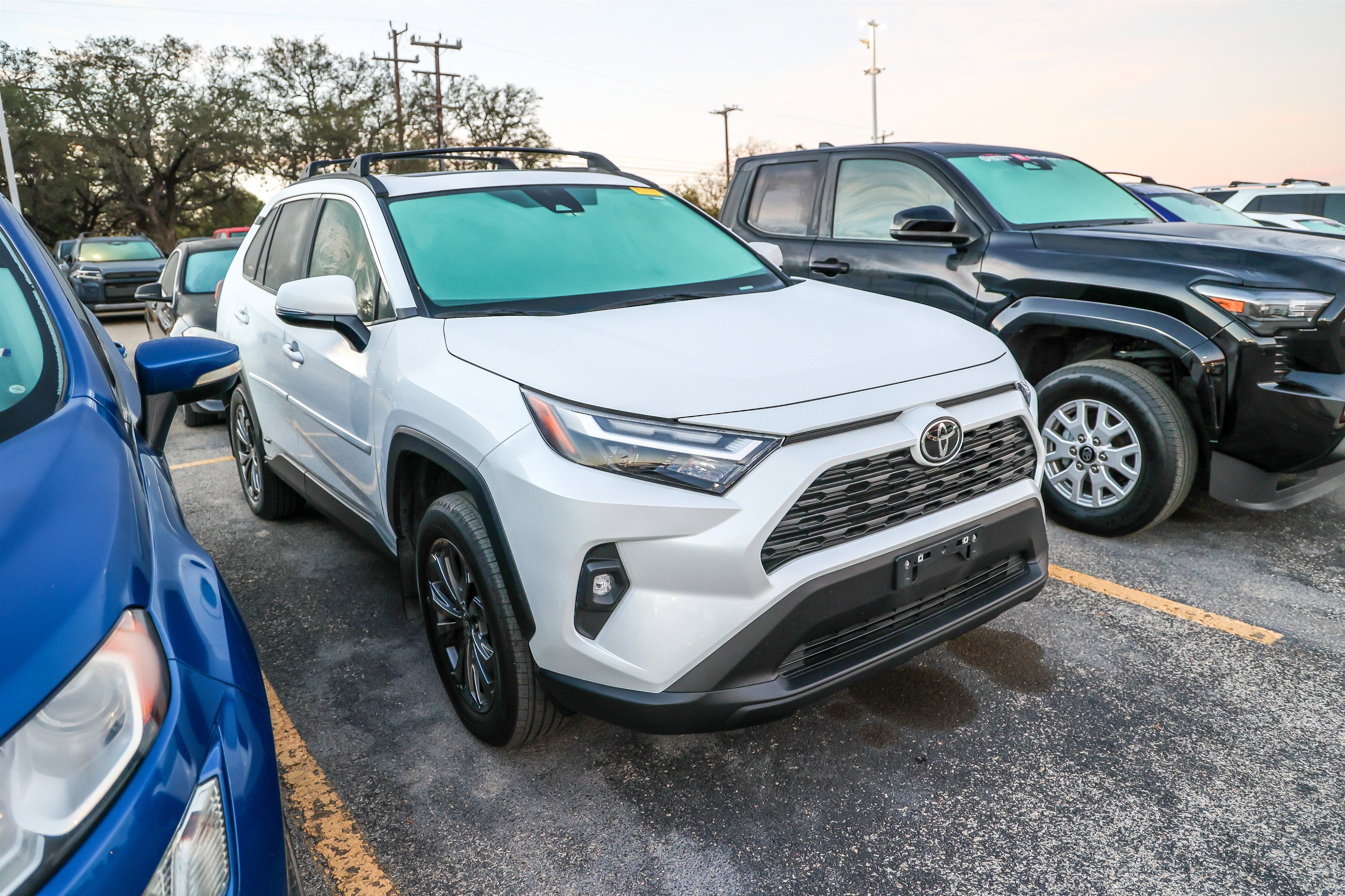 2025 Toyota RAV4 Hybrid XLE Premium