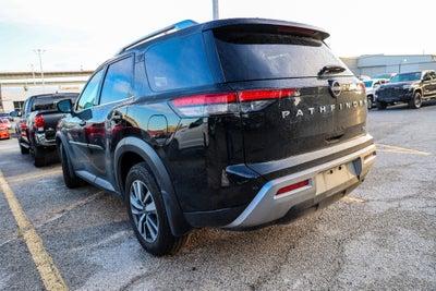 2024 Nissan Pathfinder SL