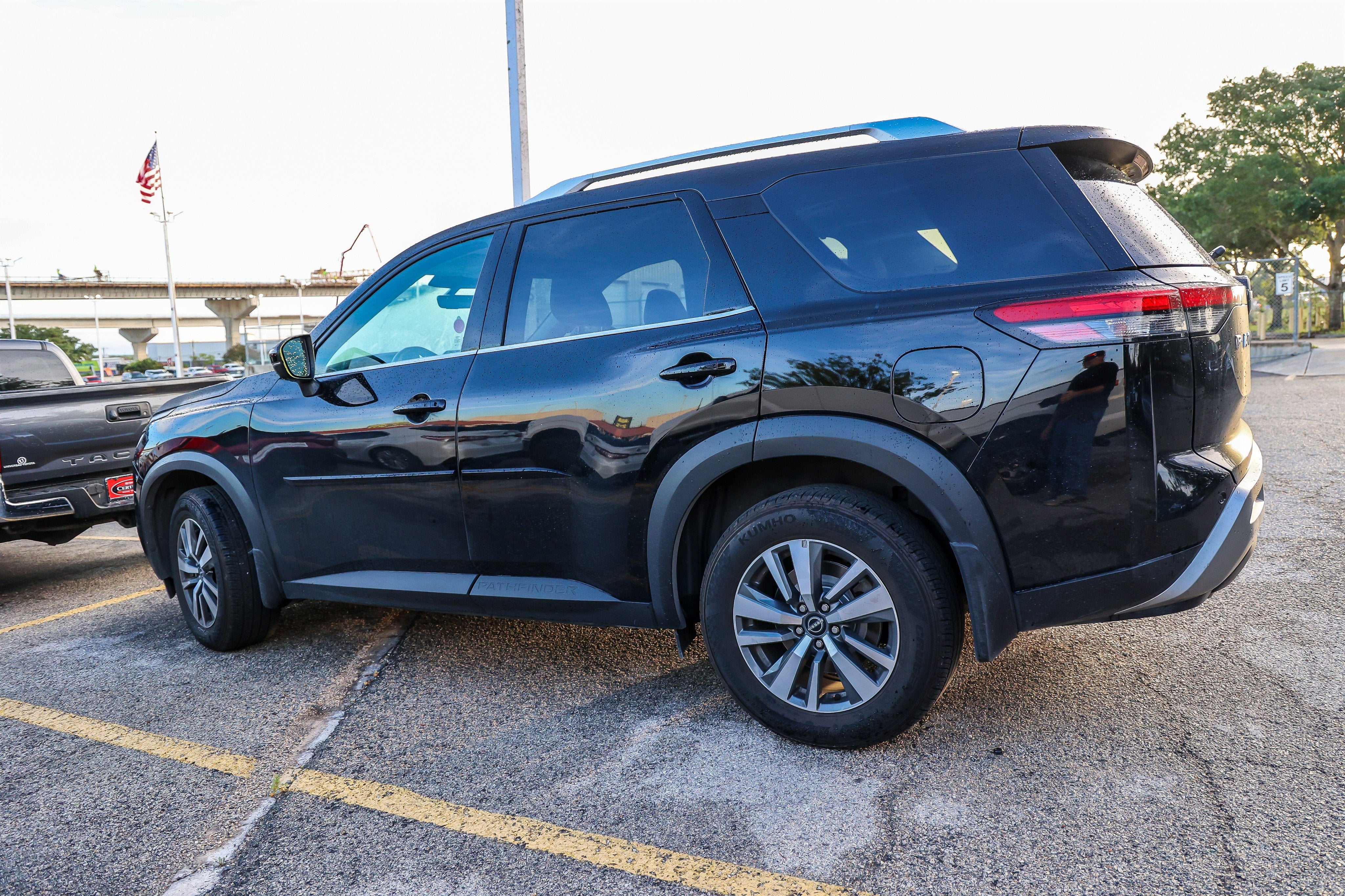 2024 Nissan Pathfinder SL