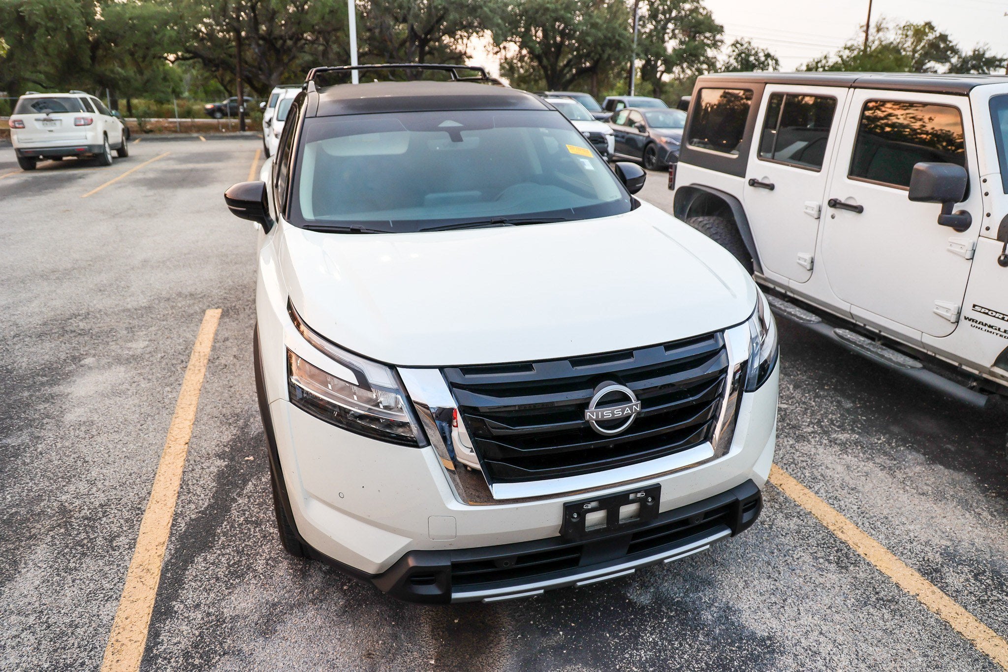 2024 Nissan Pathfinder SL