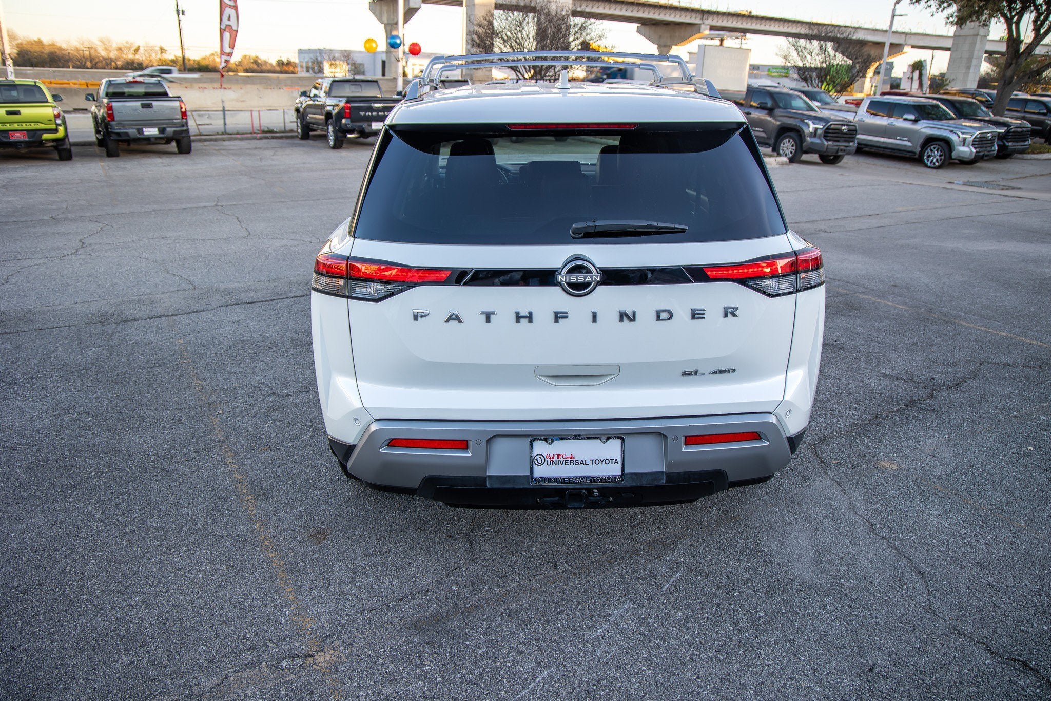 2023 Nissan Pathfinder SL
