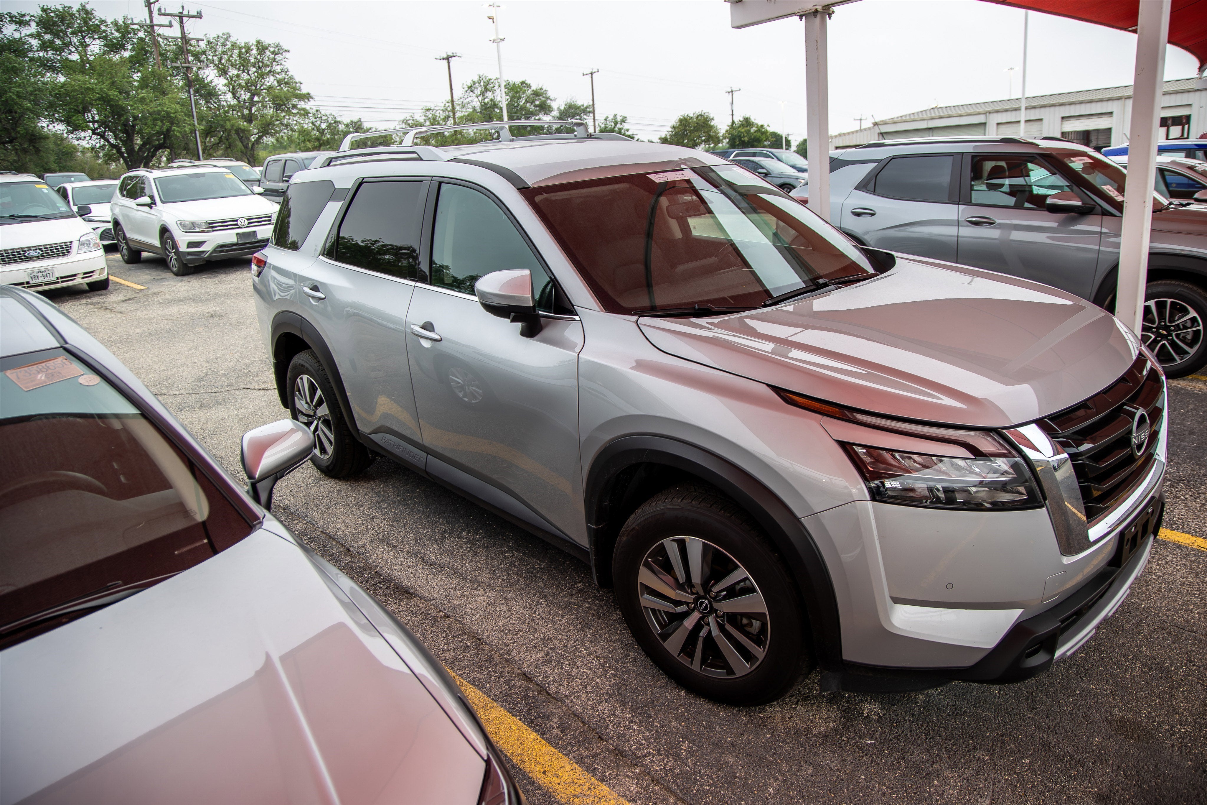 2025 Nissan Pathfinder SL