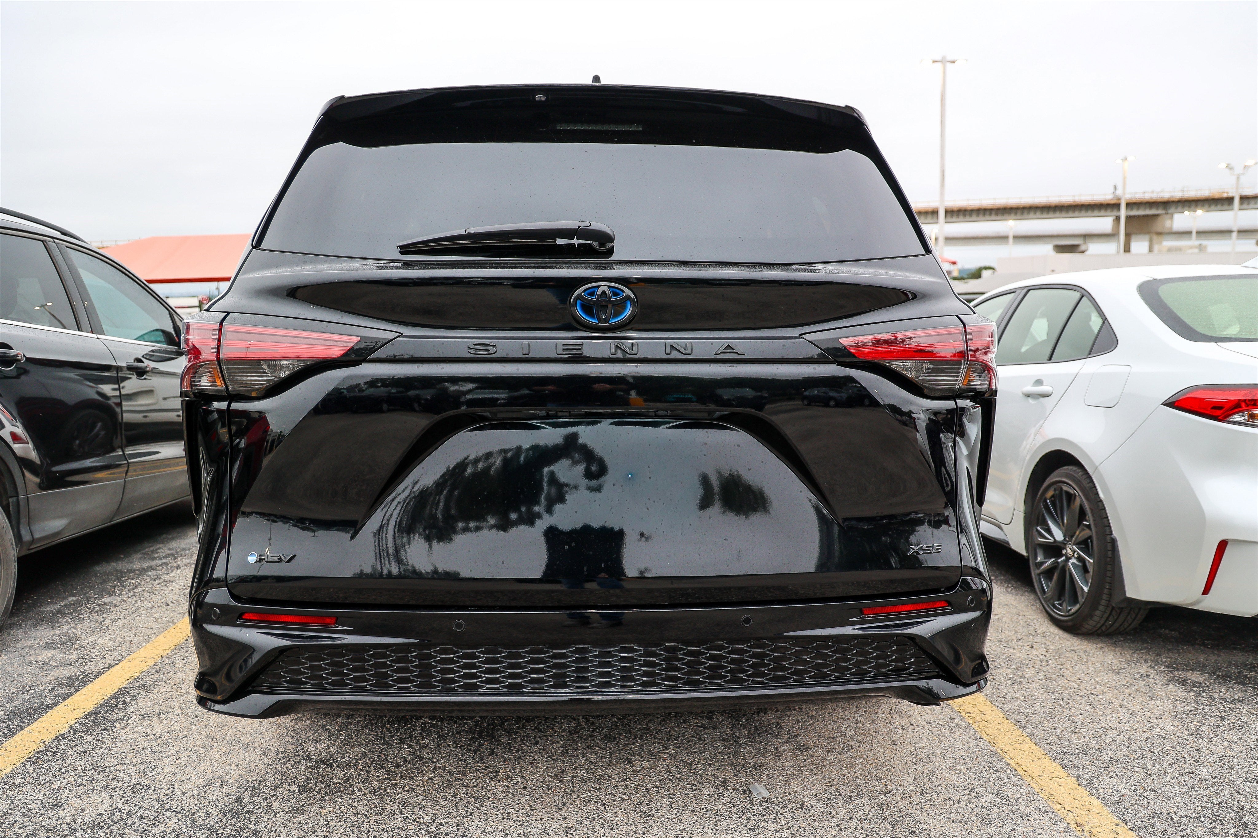 2025 Toyota Sienna XSE