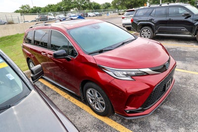 2022 Toyota Sienna XSE