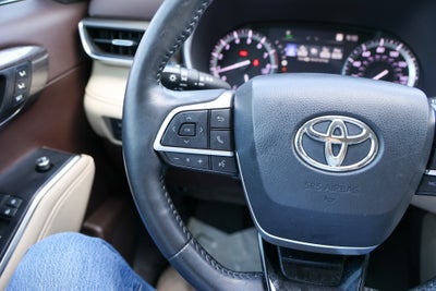 2022 Toyota Highlander Limited