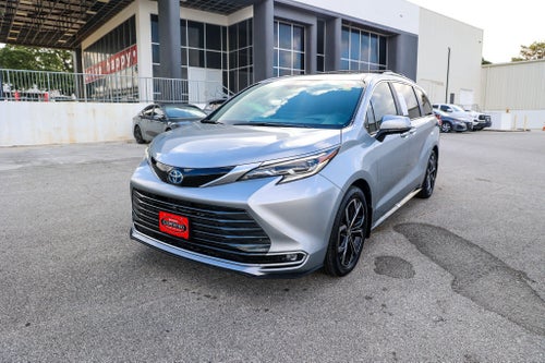 2025 Toyota Sienna Platinum