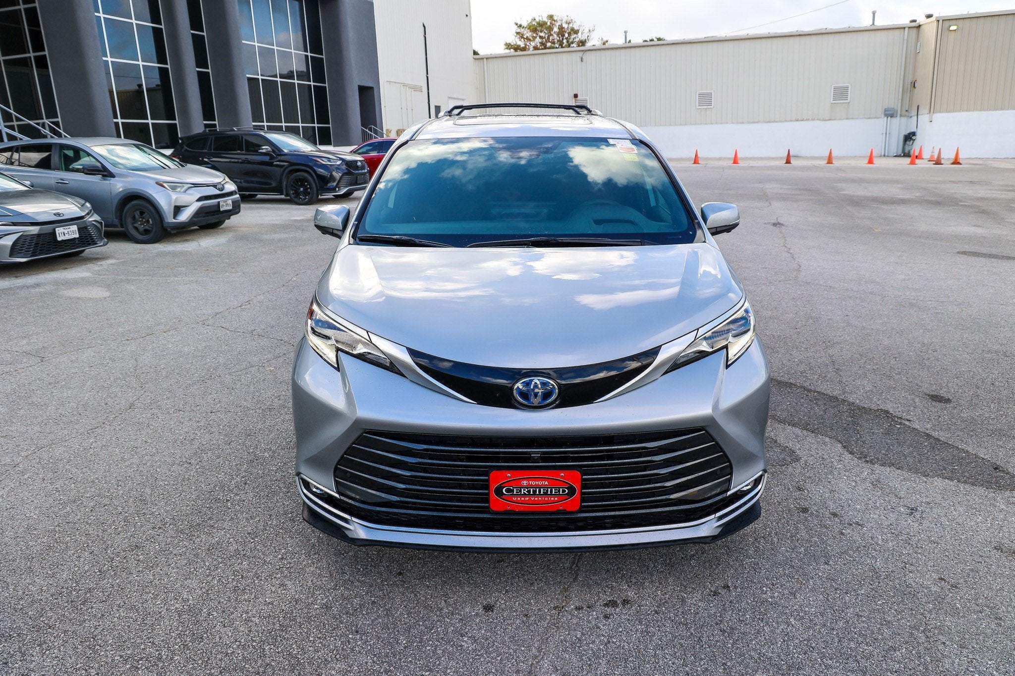 2025 Toyota Sienna Platinum