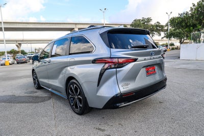 2025 Toyota Sienna Platinum