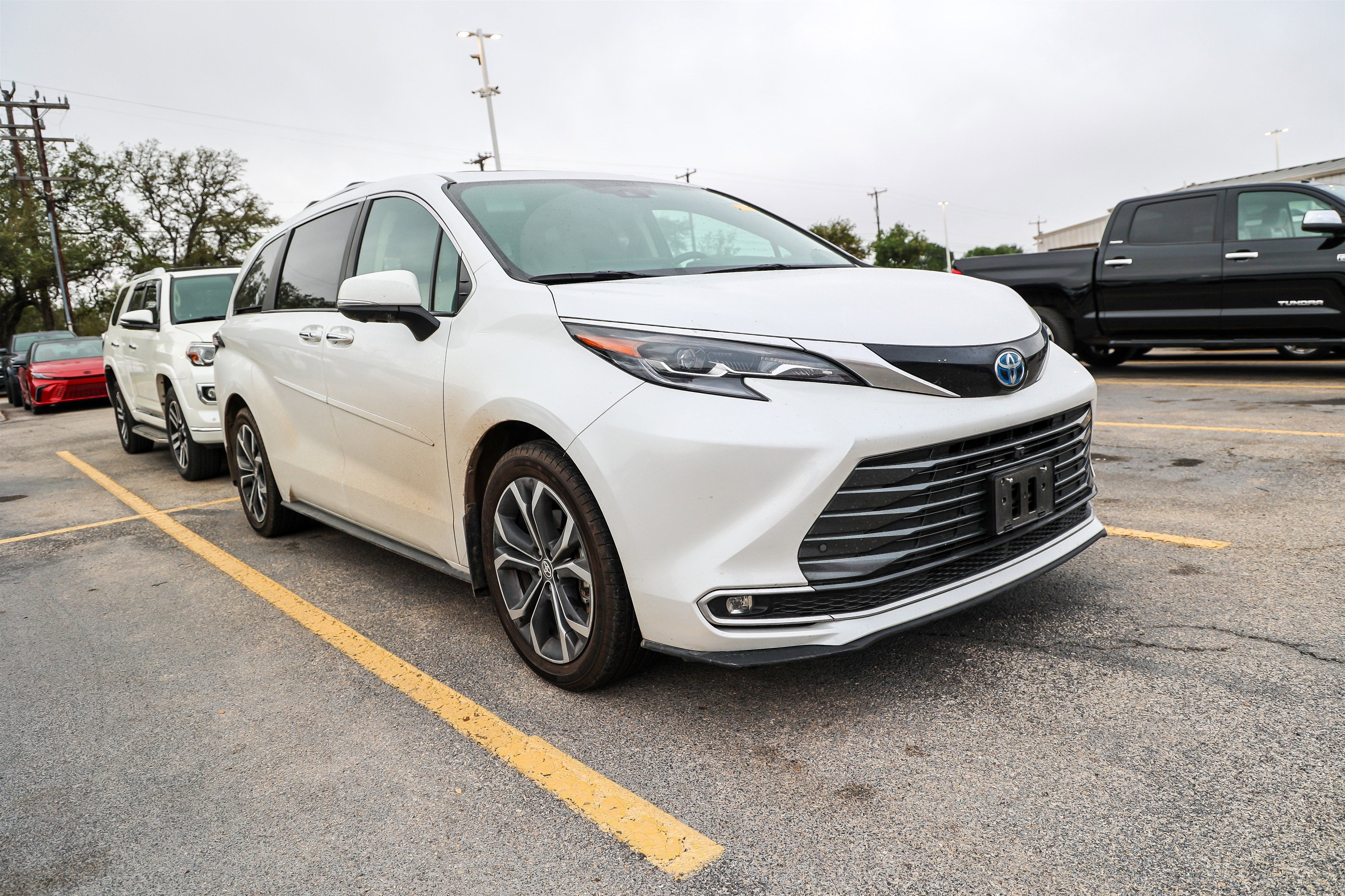 2025 Toyota Sienna Platinum