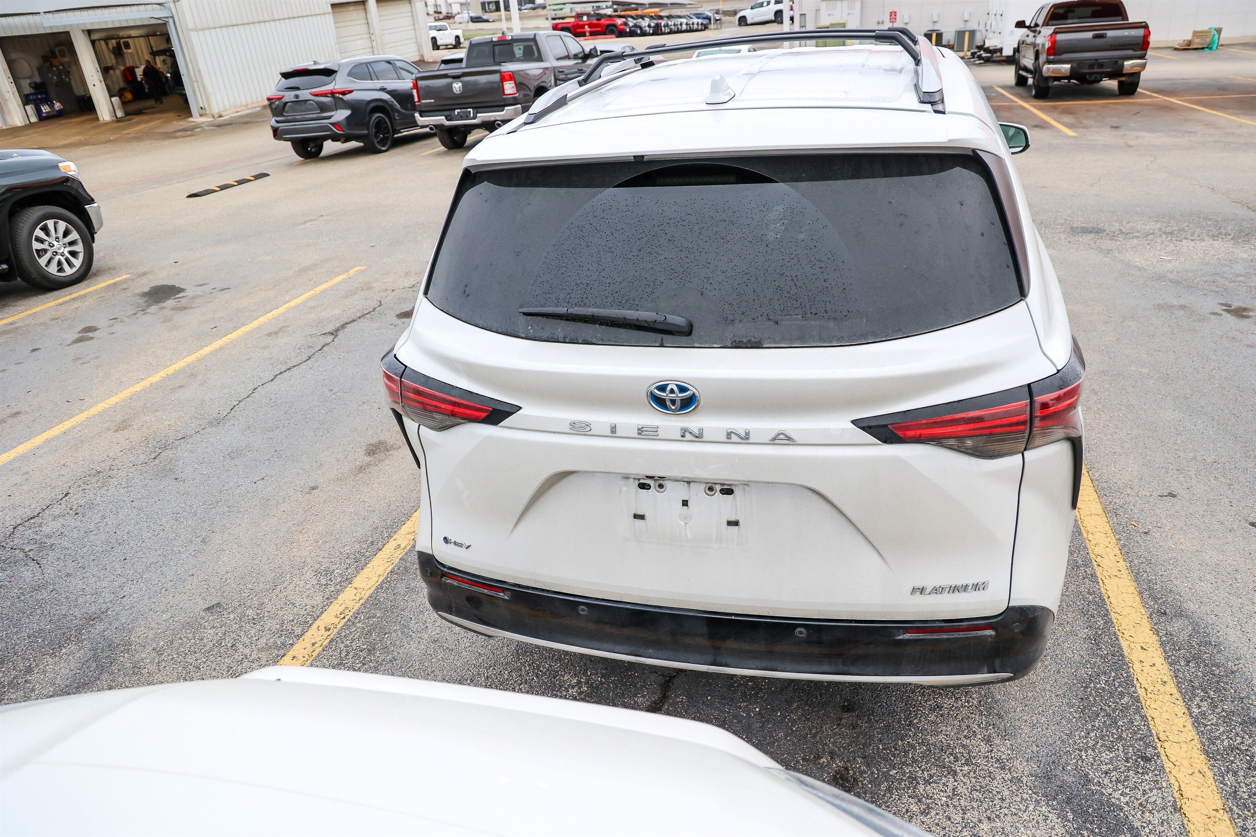 2025 Toyota Sienna Platinum