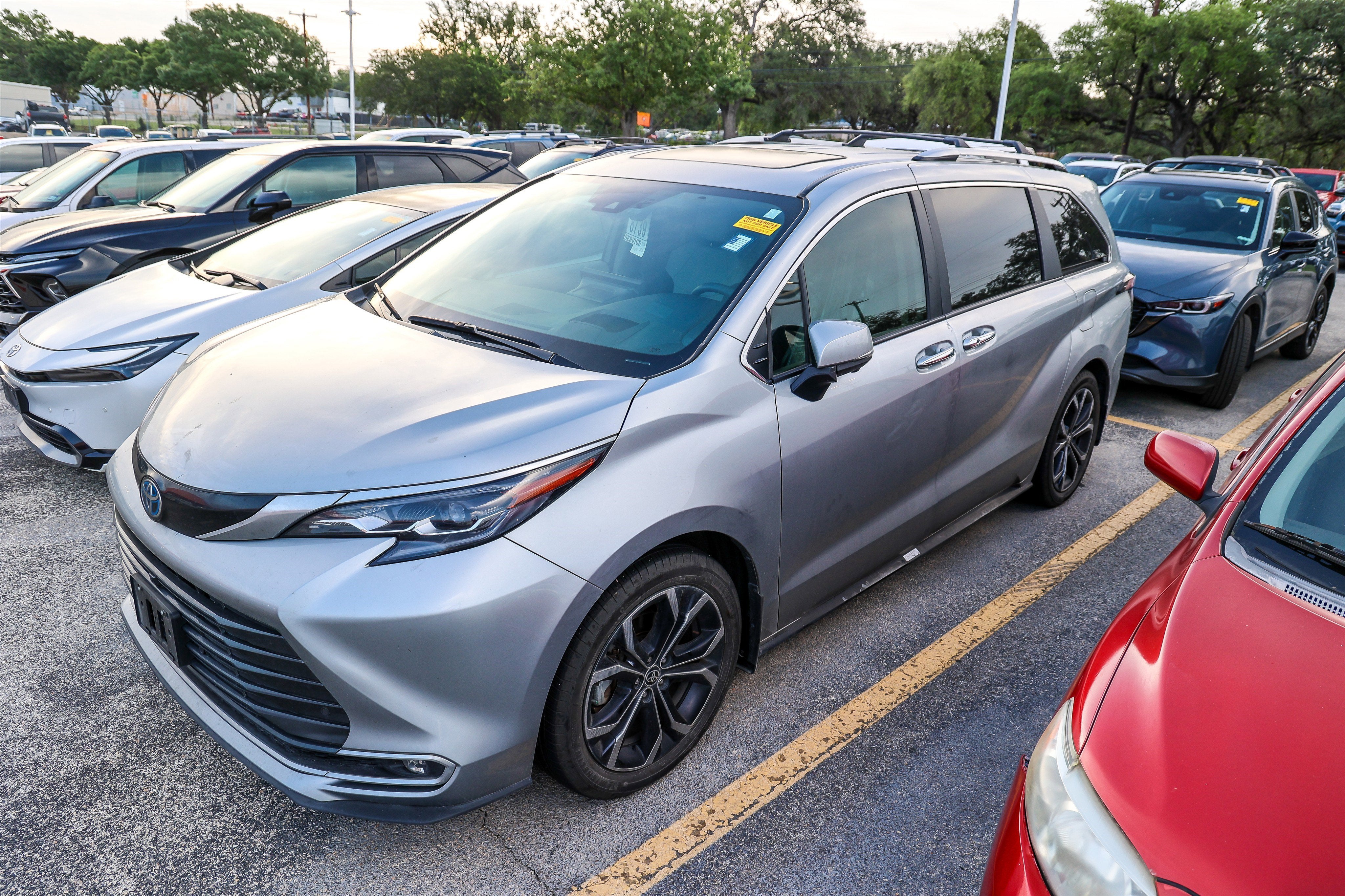 2025 Toyota Sienna Platinum