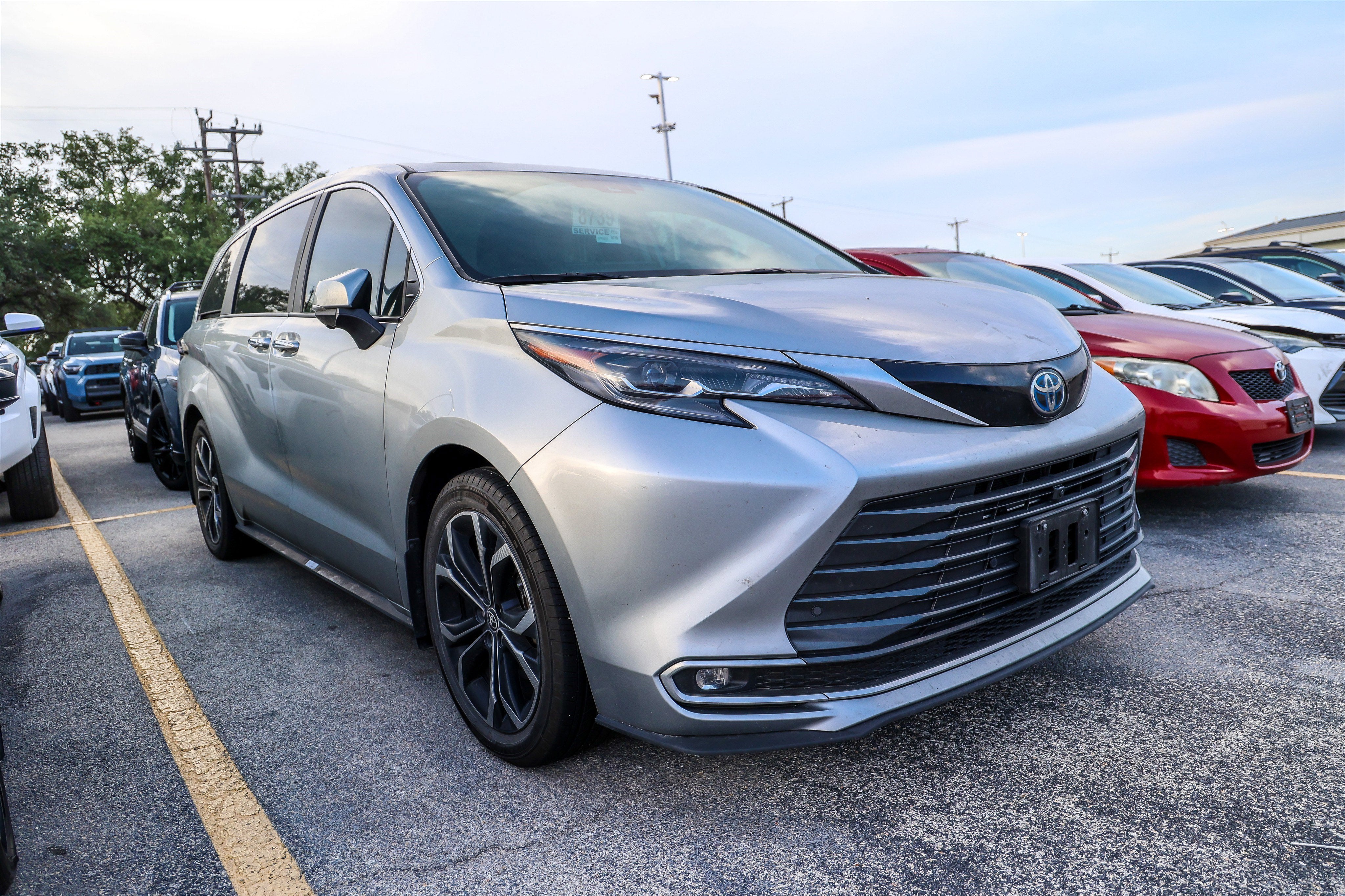 2025 Toyota Sienna Platinum