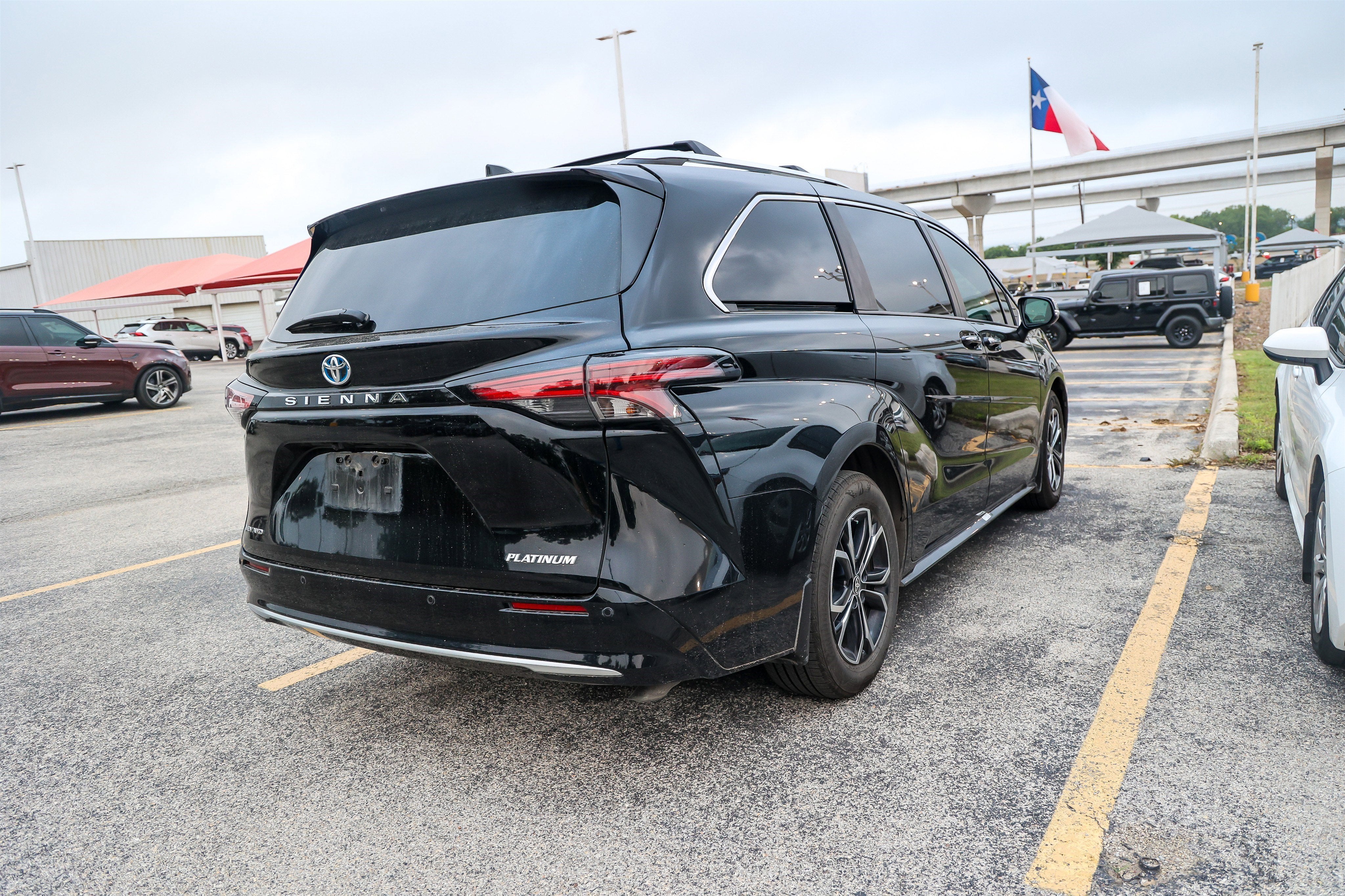 2025 Toyota Sienna Platinum