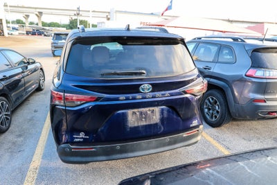 2022 Toyota Sienna XLE
