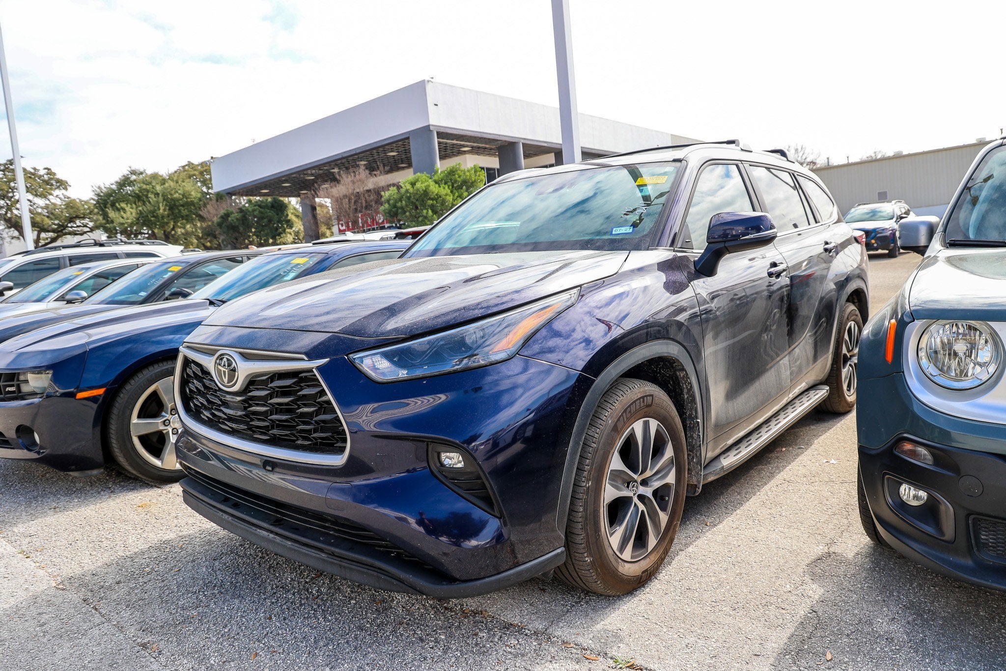 2025 Toyota HIGHLANDER XLE