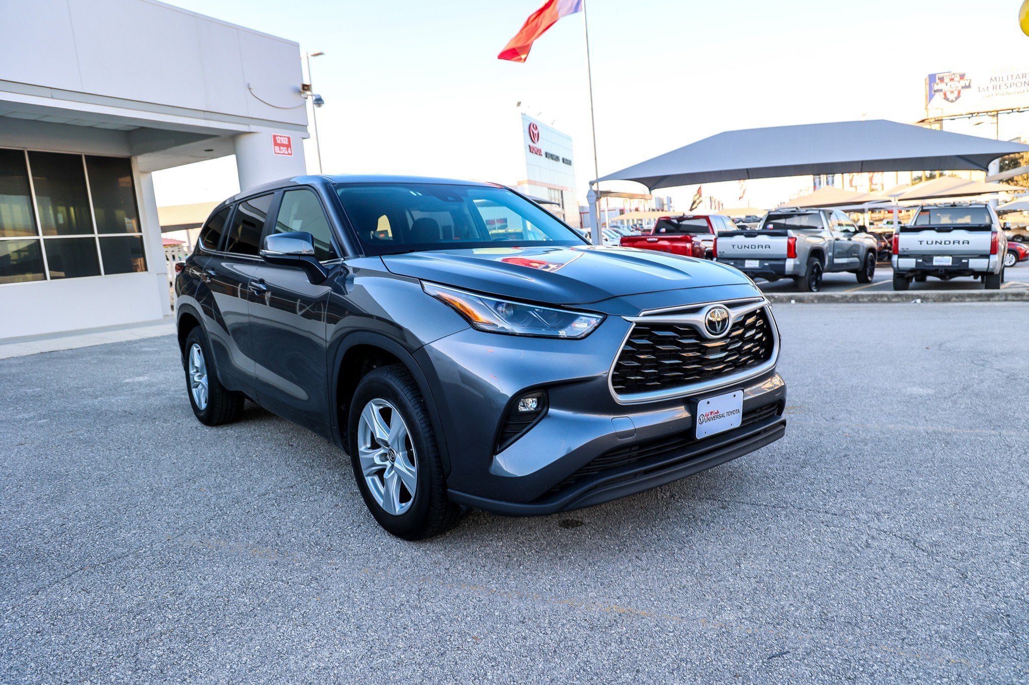 2023 Toyota HIGHLANDER LE