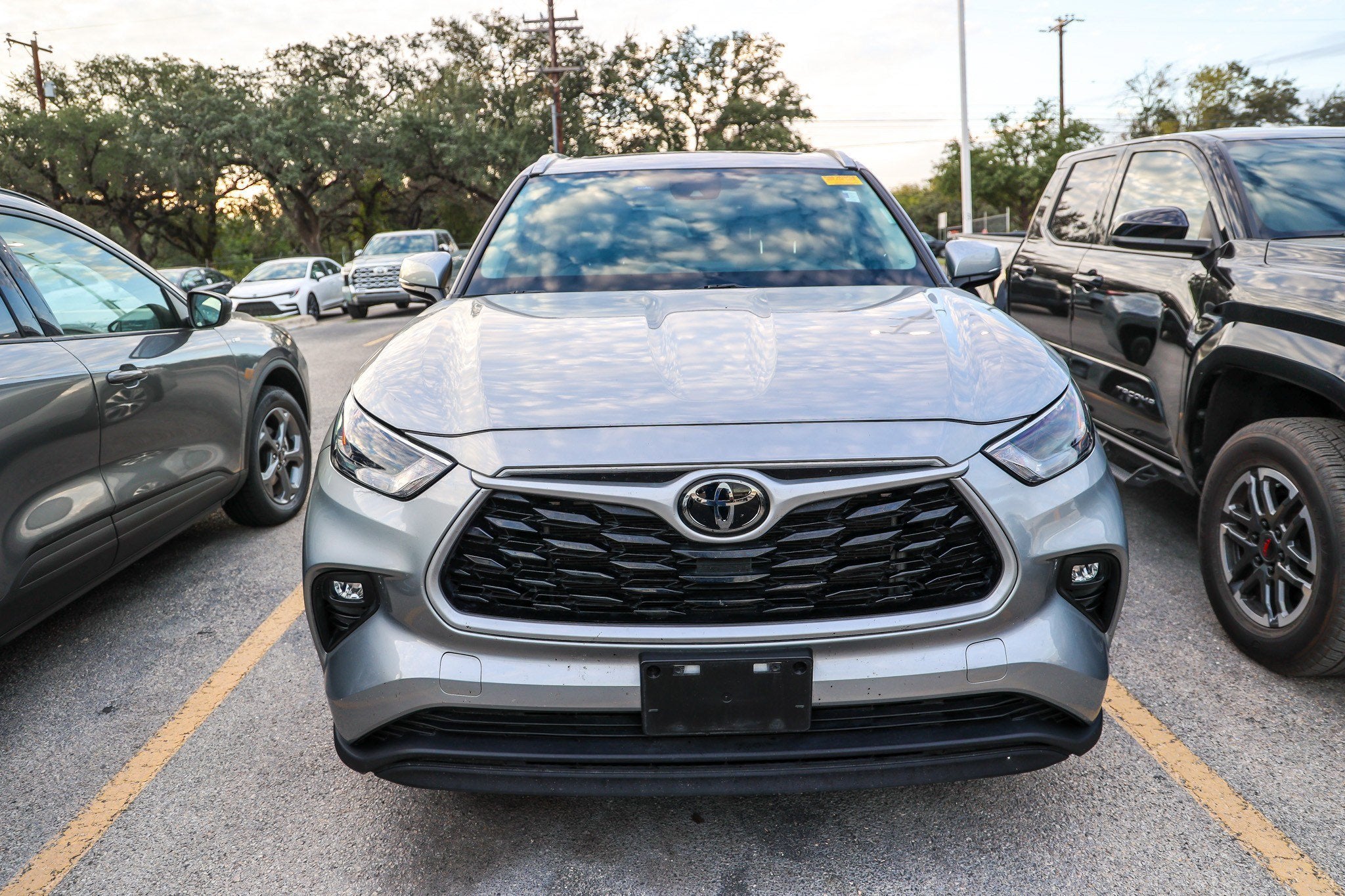 2023 Toyota Highlander LE