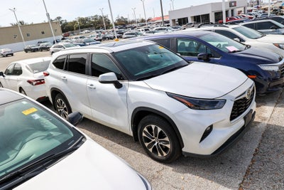 2023 Toyota HIGHLANDER XLE