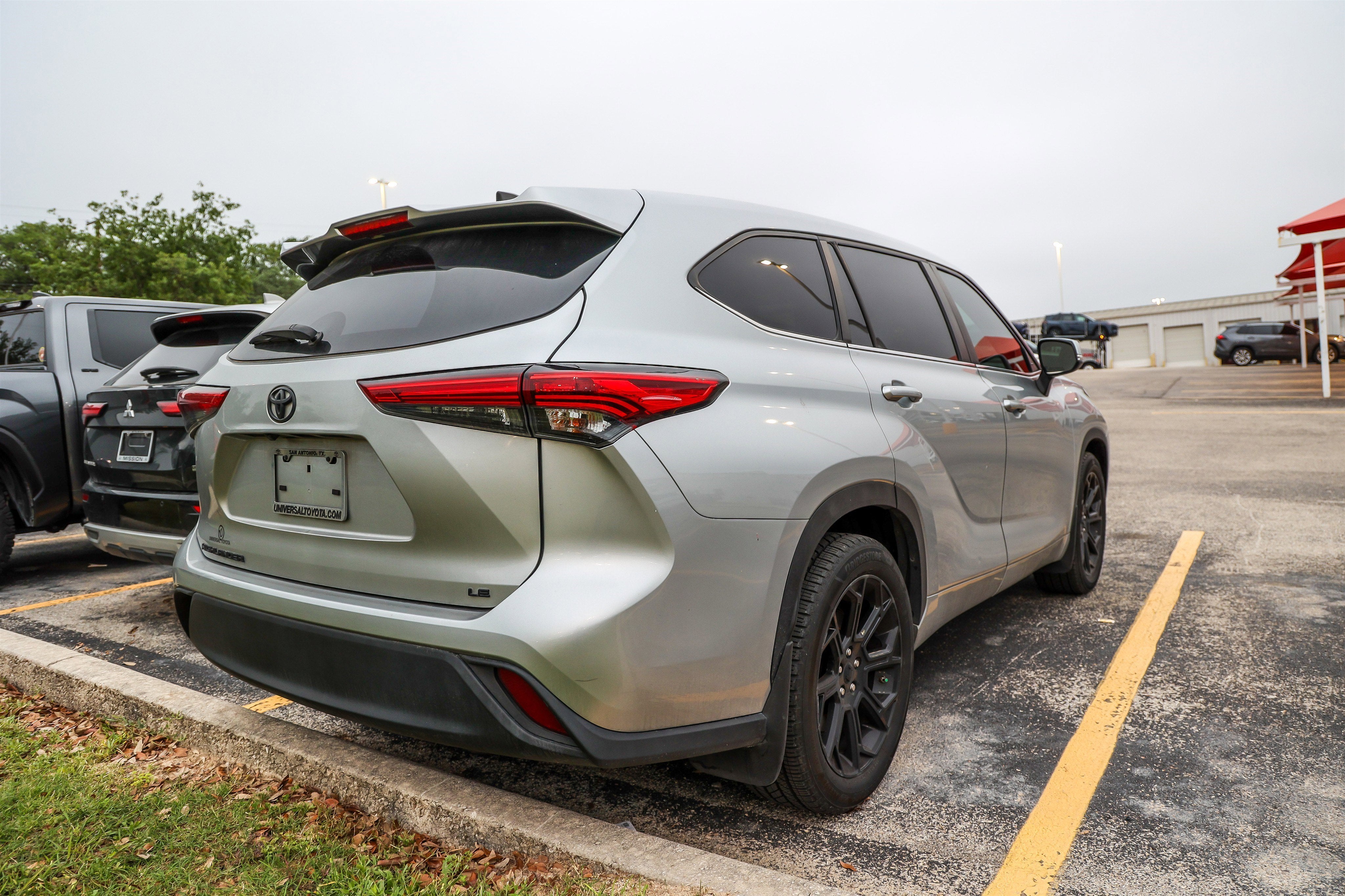 2023 Toyota Highlander LE
