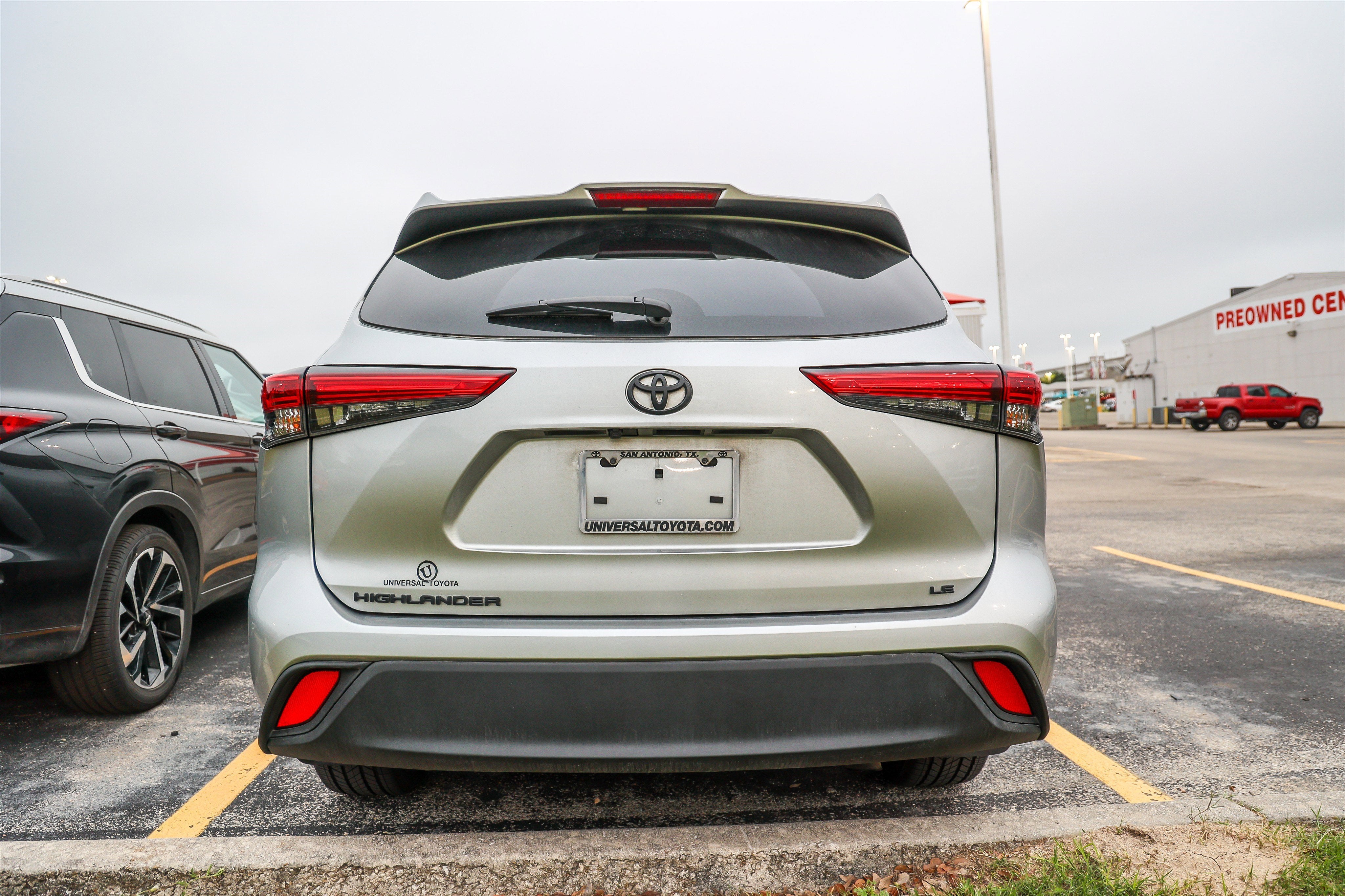 2023 Toyota Highlander LE